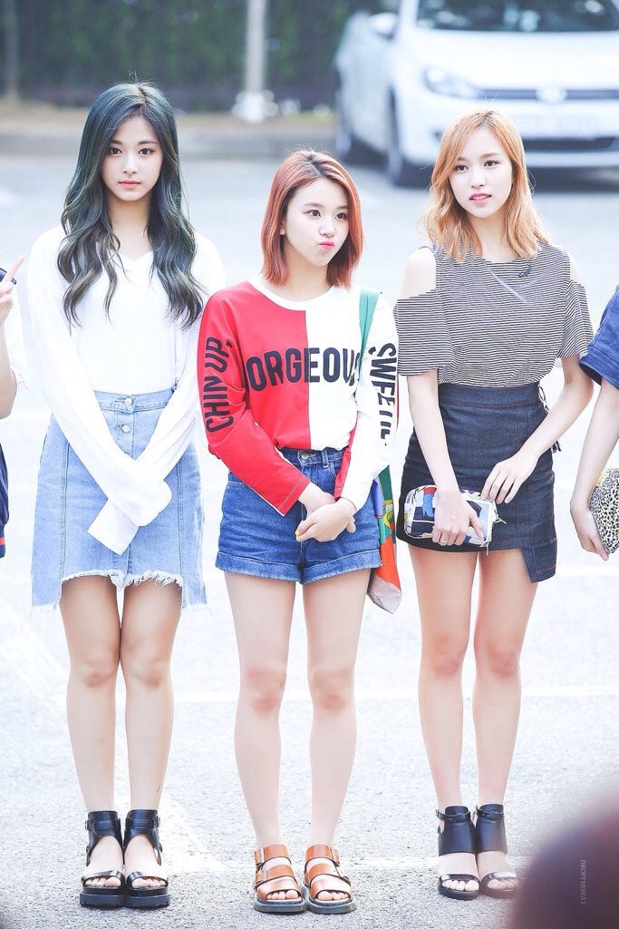 ixchel on Twitter " she is 158cm (5'2ft) tall what makes her twice's