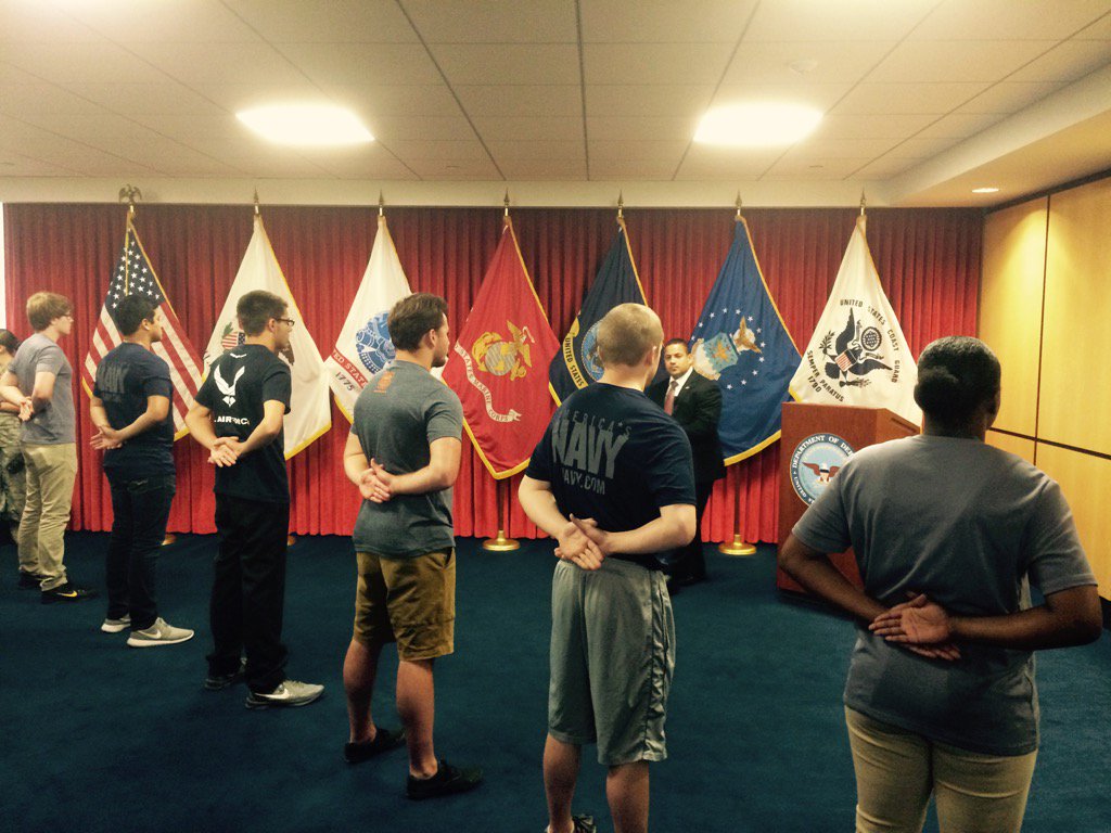 Sydney Freedberg on Twitter "New recruits wait for SecDef Carter to