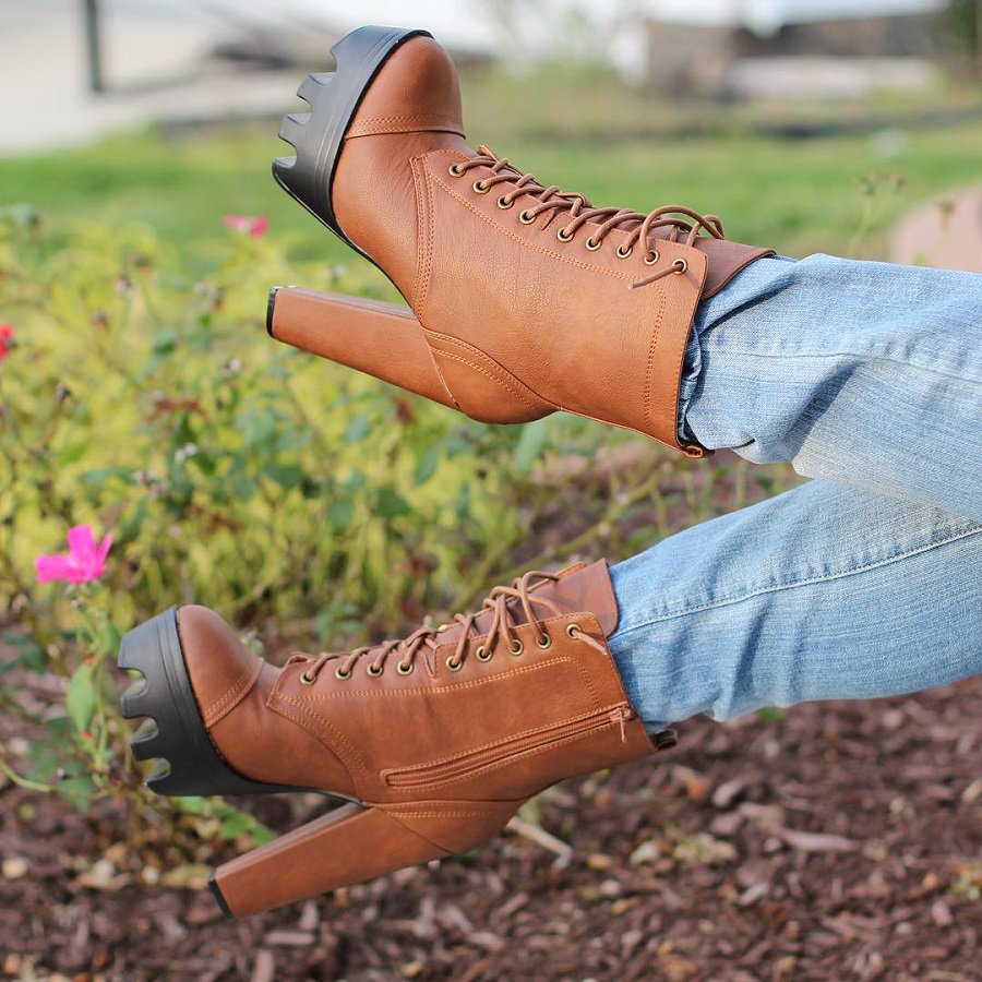 I Deserve New Shoes (IDeserveNewShoe) Twitter