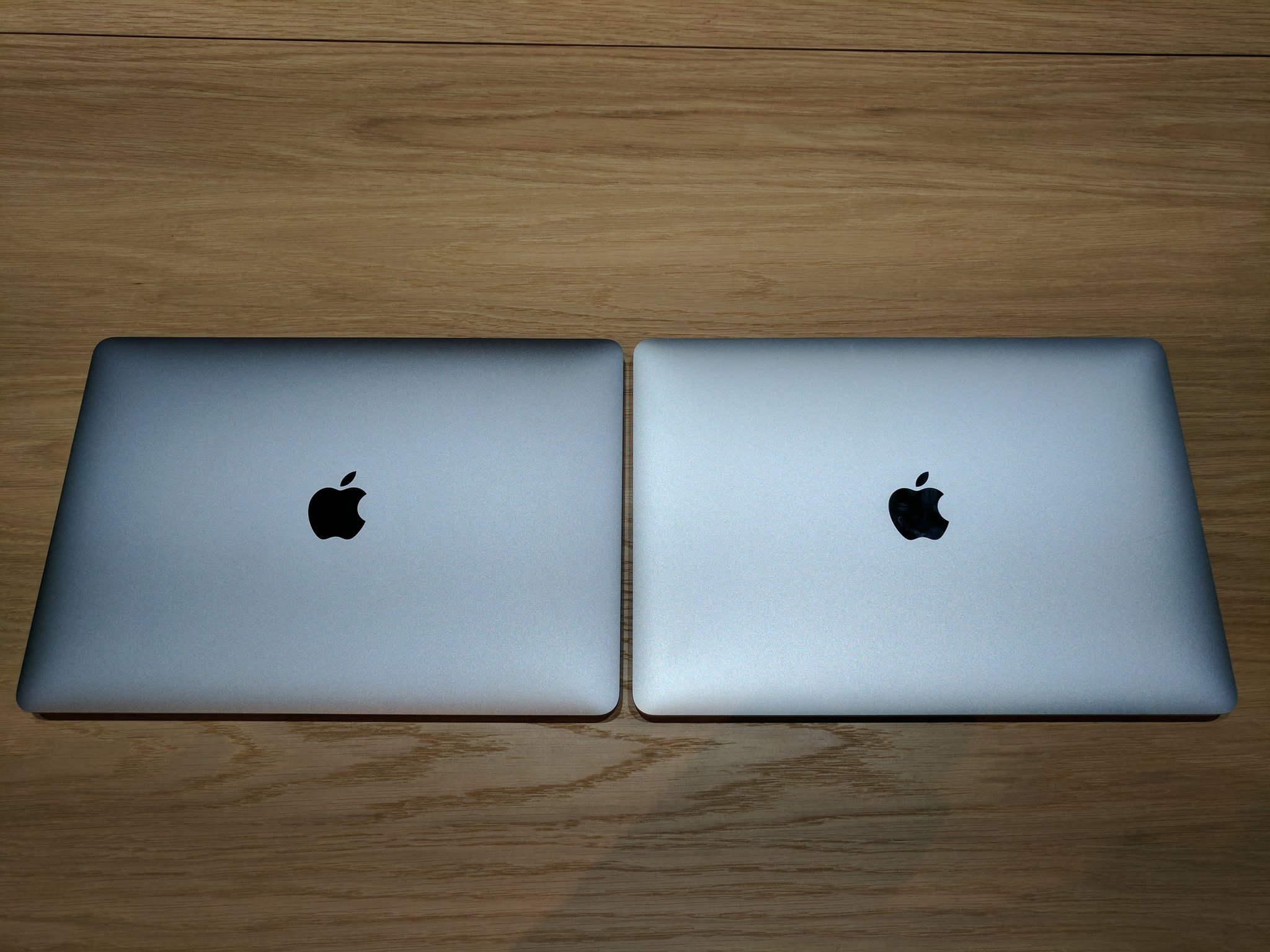 Vlad サボ on Twitter "Space grey versus silver MacBook Pro.…