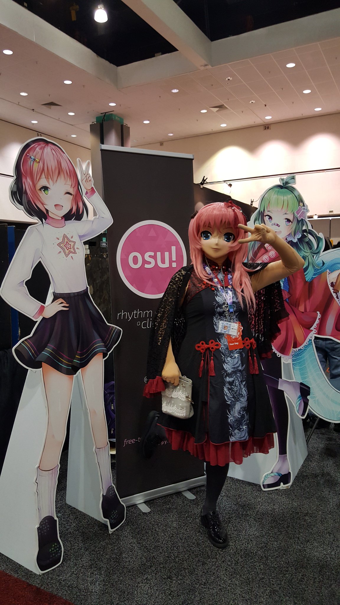 小嶋かな on Twitter "Some more pics from Anime Expo in Los Angeles!…