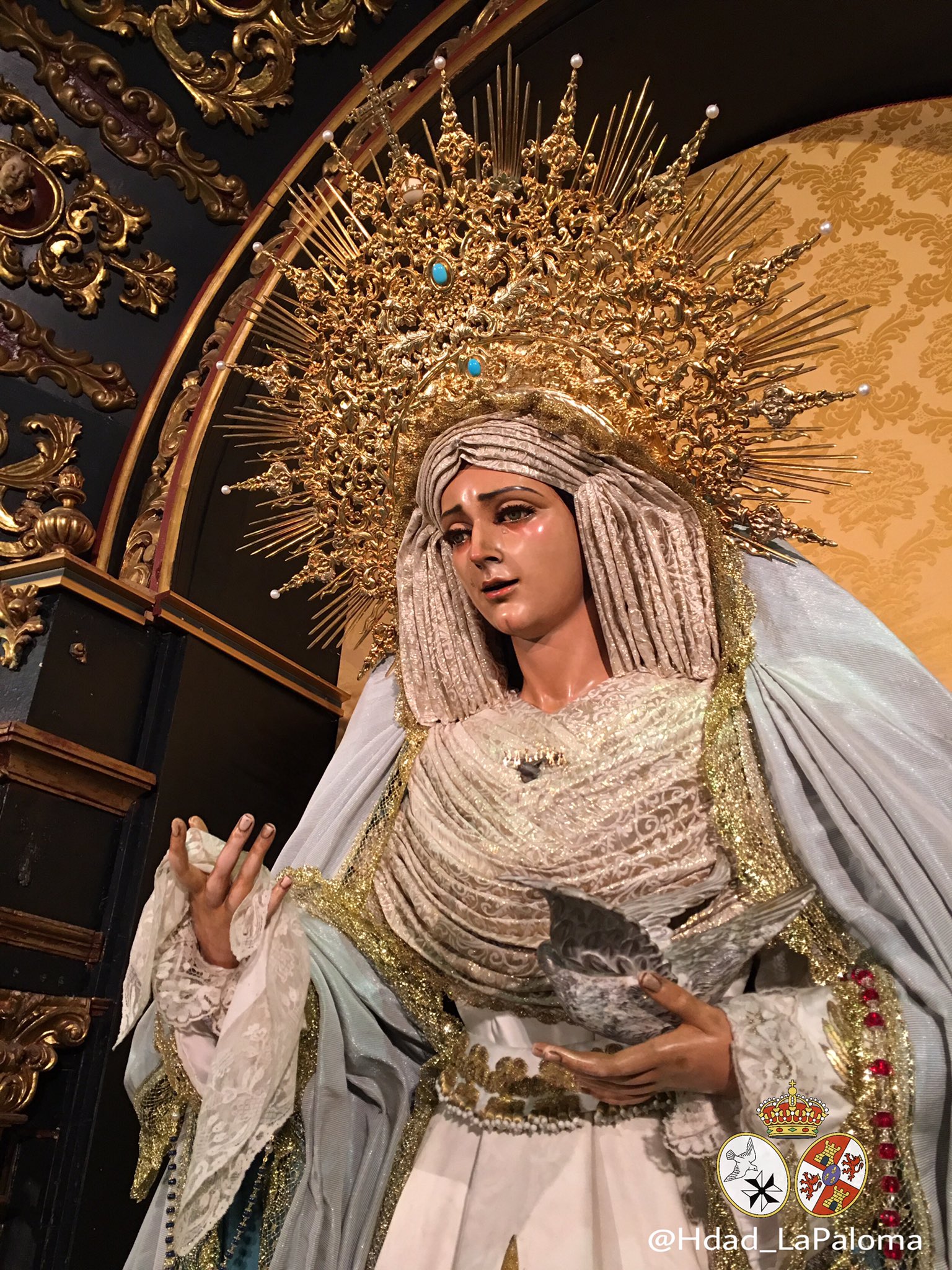 Hdad. de la Paloma on Twitter "Amanece la Virgen de la Paloma ataviada