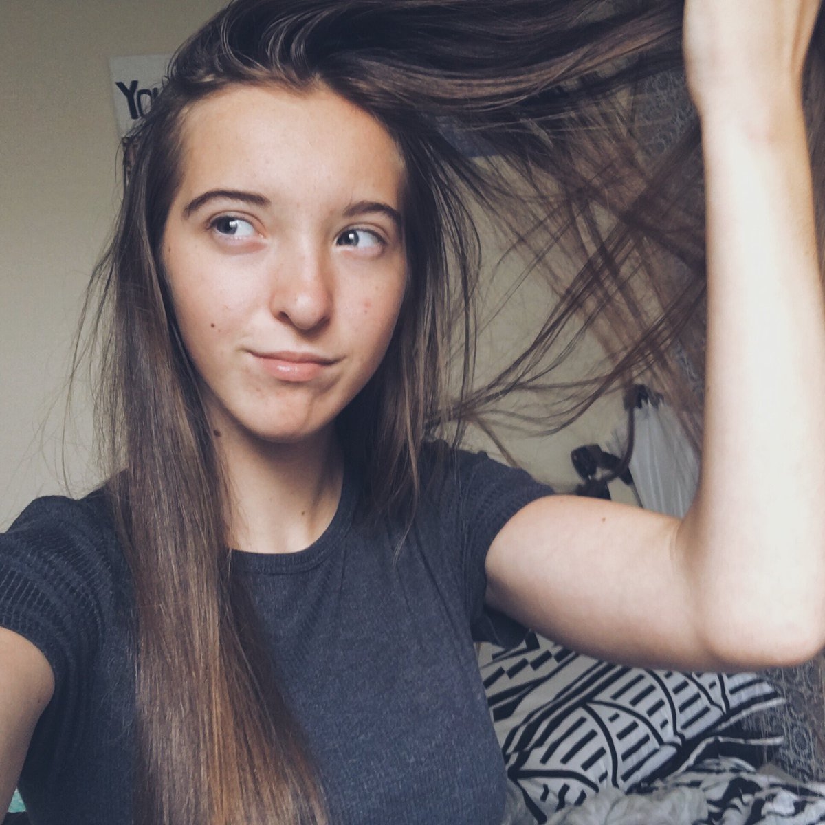 Bri's Updates (updates_bri) Twitter