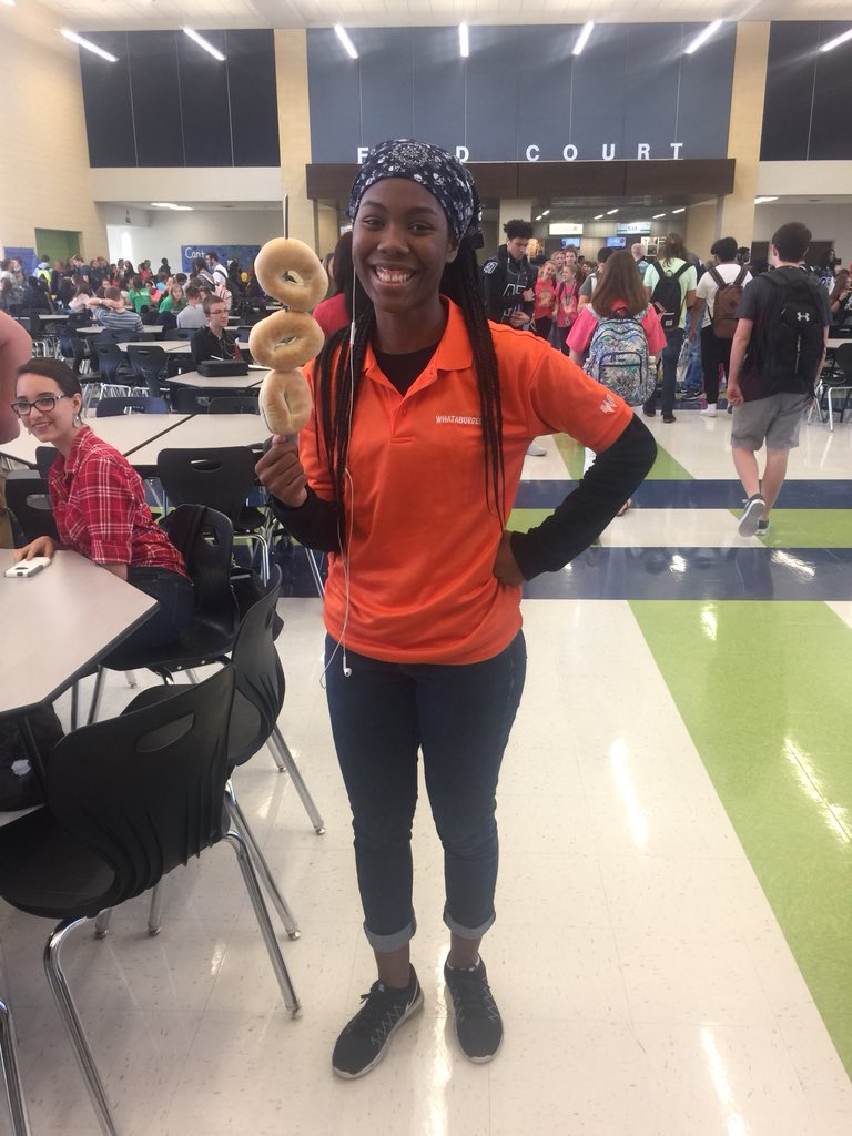 Qimani 🦋 on Twitter "She was T bo from icarly 💀😂 characterday…