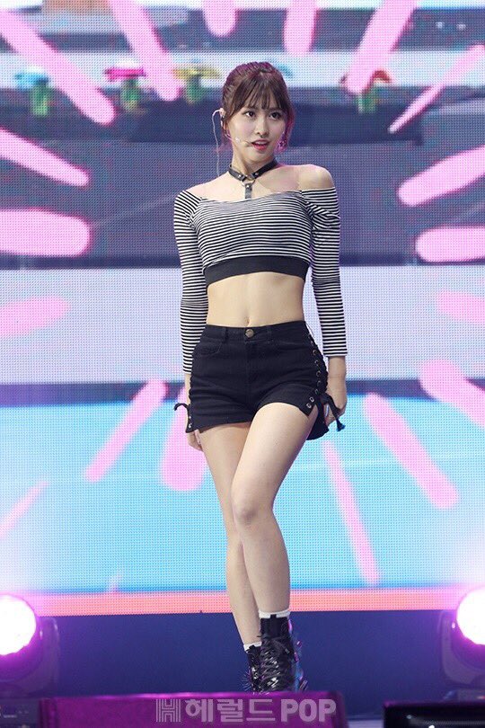 MOMO TH 🍑 on Twitter "[PIC] 171030 Twicetagram LIKEY Comeback