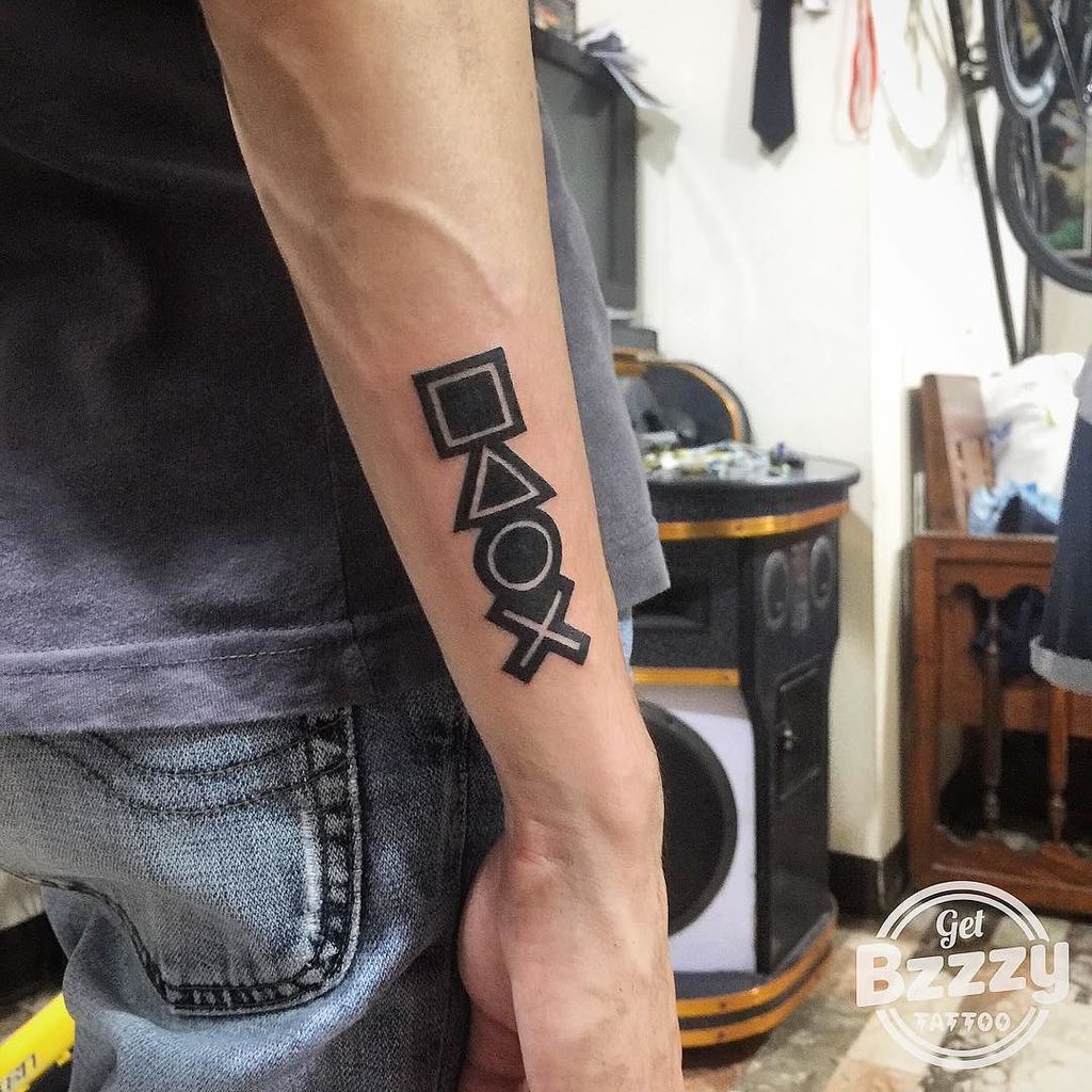 Get Bzzzy Tattoo on Twitter "Gamer tattoo 🎮 ps4 playstation 