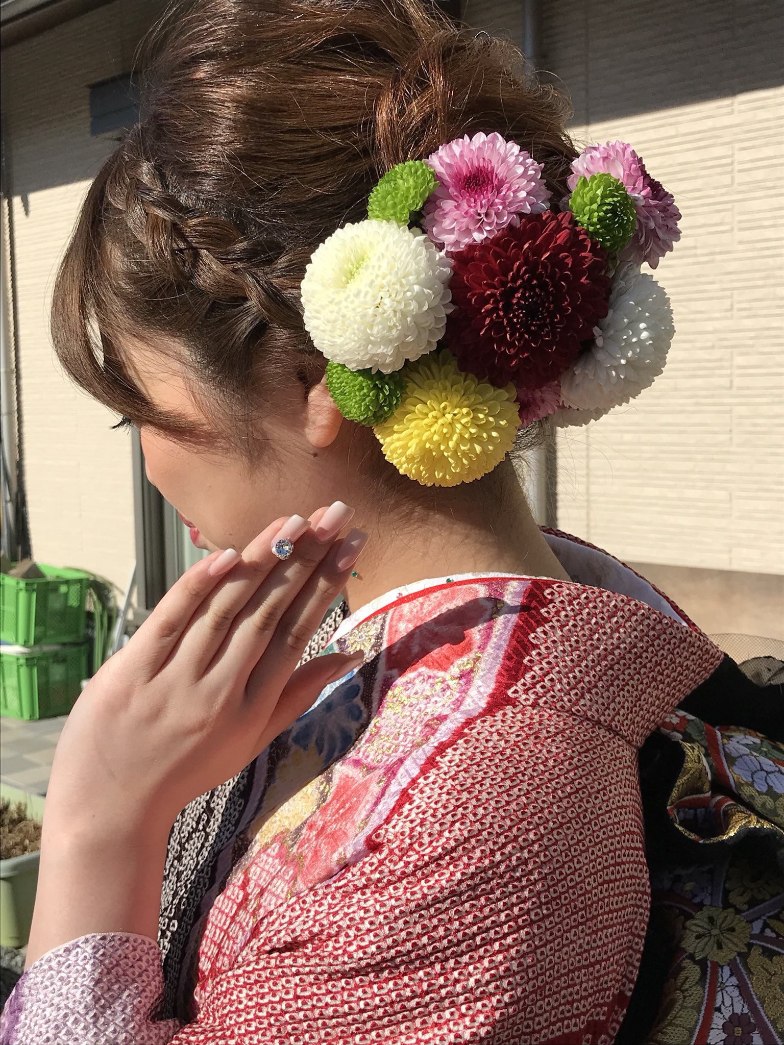 mie on Twitter "娘の成人式で生花で髪飾りをしたら、めちゃキレイでした 色が鮮やかで華やかになった🌺 成人式 生花髪飾り