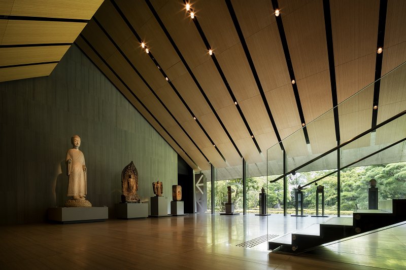 根津美術館 on Twitter "すっかり年の瀬ですね。東京・南青山 根津美術館は、1/9まで全館年末年始休館中