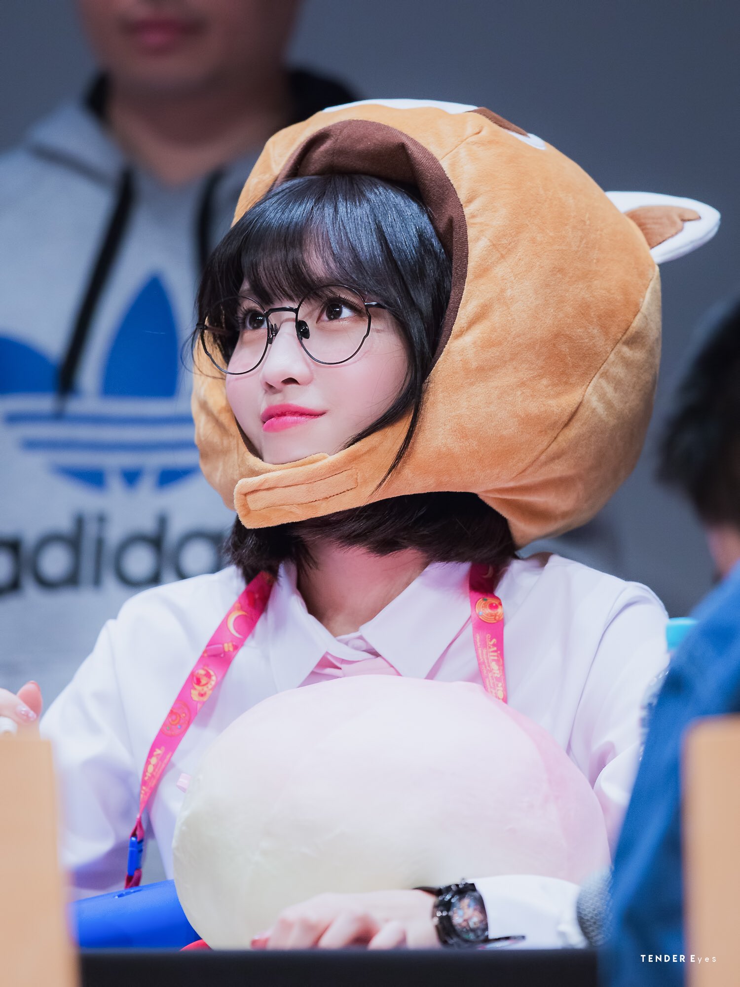 텐더아이즈 on Twitter "180428 모모 X 2 트와이스 TWICE 모모 MOMO…