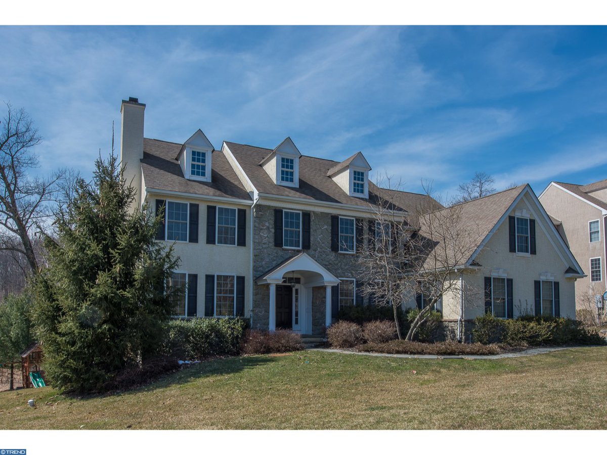 Kim Lastrina (kimsellspa) Twitter