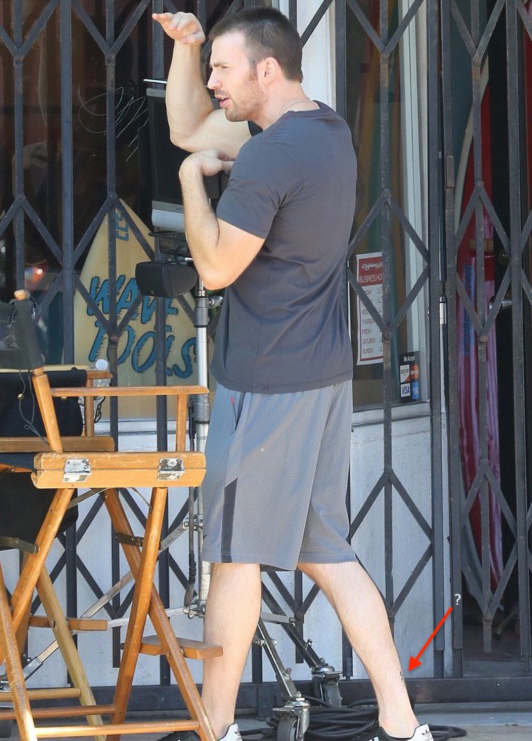 Chris Evans Forum - Fansite 🎬🧢 On Twitter: "1/3 Tattoo Thread - Some Of My Friends Were Discussing Chris's Tattoos Yesterday. So Here They Are. He Has 6 Or 5 If You 1073_x_771_jpg