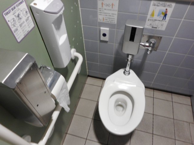 千葉県トイレ局（nobu） on Twitter "小田急小田原線 経堂駅のトイレ案内図と洋式化個室です。梅ケ丘と同じです。 男性用：洗面台