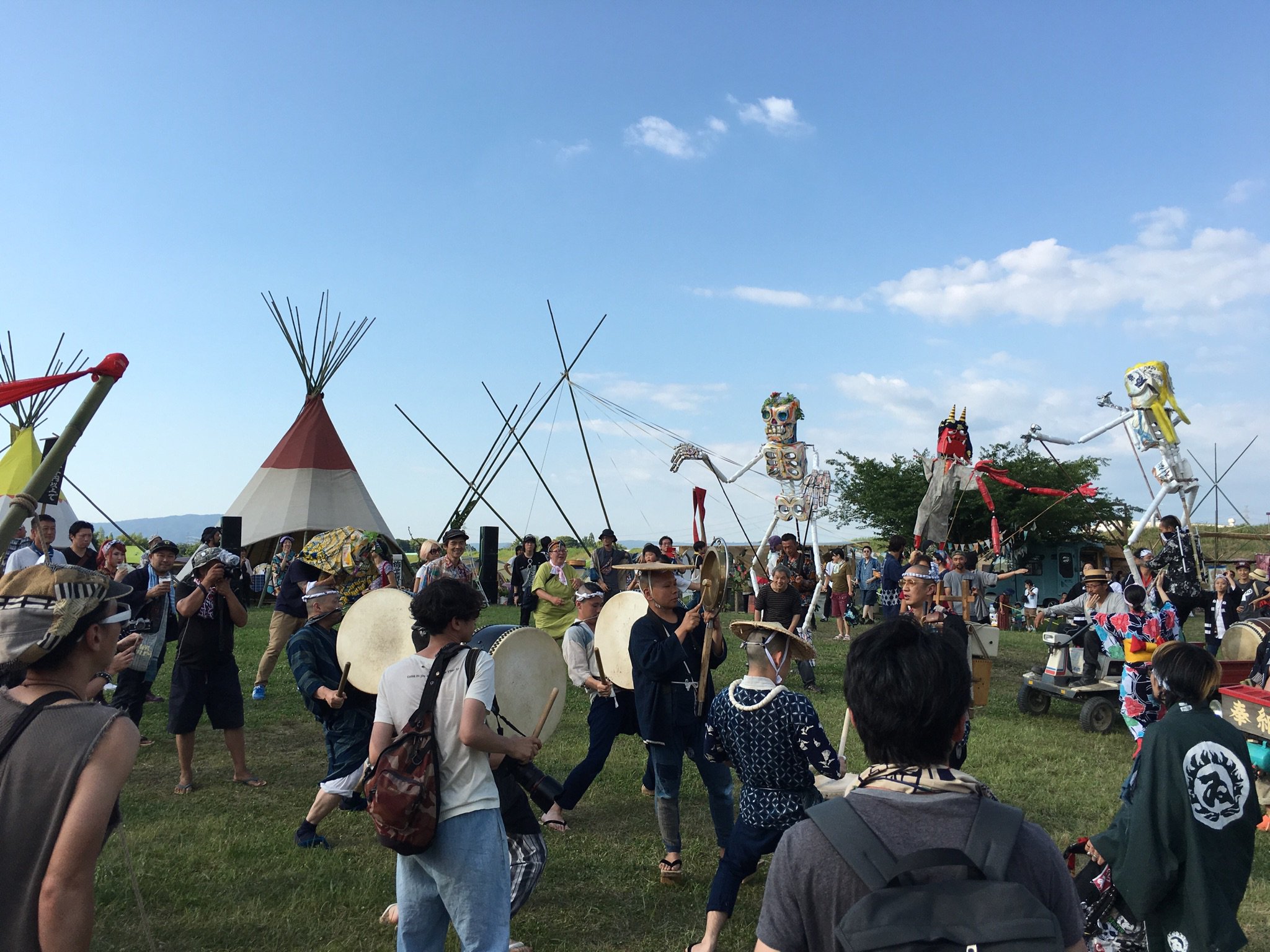 橋の下音楽祭 2018│Yu-KoのLike A Roｌｌing Stoneな毎日 Lim Press On Twitter: "愛知県豊田市にある豊田大橋の下でおこなわれた「橋の下世界音楽祭2018」のレポートをUpしました。橋の下 に突如現れる音楽フェス。多くの人の心をとらえて離さない魅力の一端を紹介します。 Https://T.co/Zmfu1Su9Lu #橋の下世界音楽祭 ...