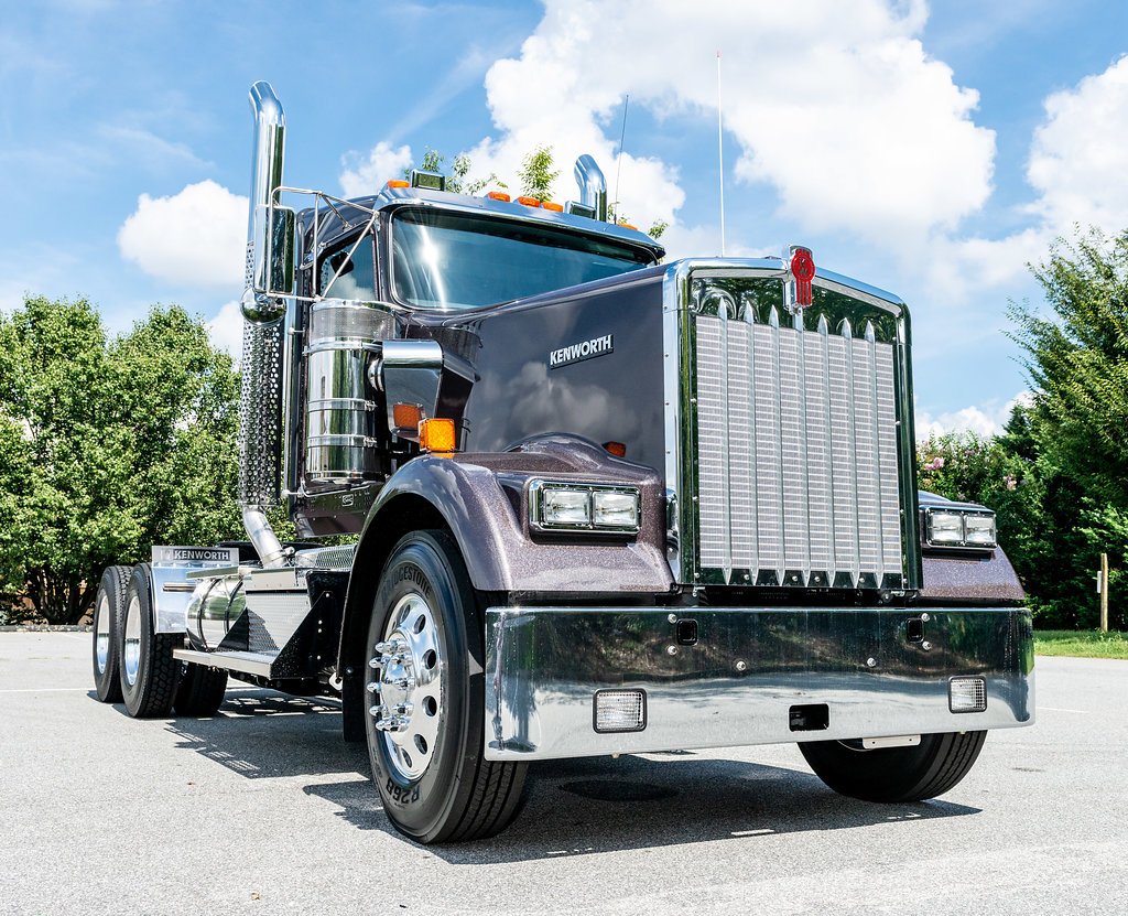 MHC Kenworth on Twitter "This 2019 Kenworth W900L day cab features the Cummins X15 engine, 10