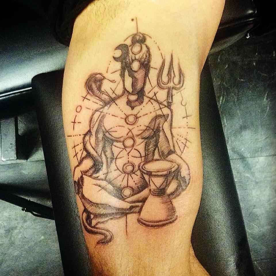 Hyena Tattoos On Twitter: "Shiva Tattoo By @Drztattoos #Shiva #Shivatattoo #Hindutattoo #Sketchytattoo #Lineworkandshading #Sacredgeometry #Sacredgeometrytattoo #Geometrictattoo #Chakras #Chakratattoo #Laughinghyenatattoos Https://T.co/B5L5Tqfkk0 ... 960_x_960_jpg