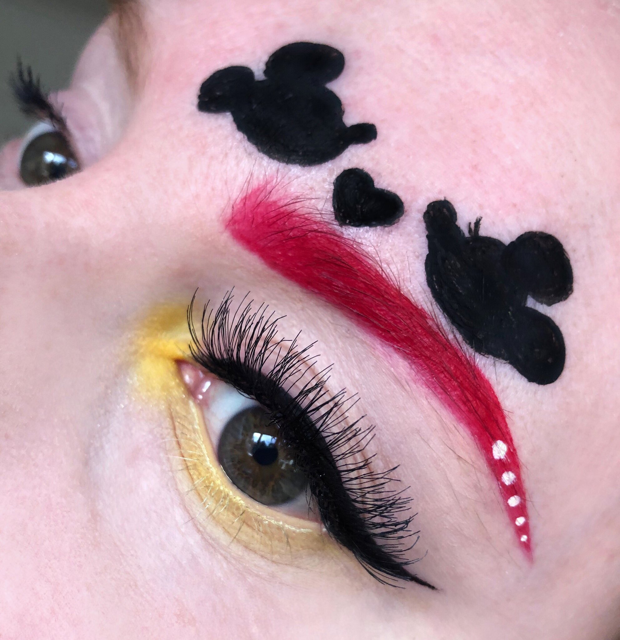 Minnie Mouse Eye Makeup