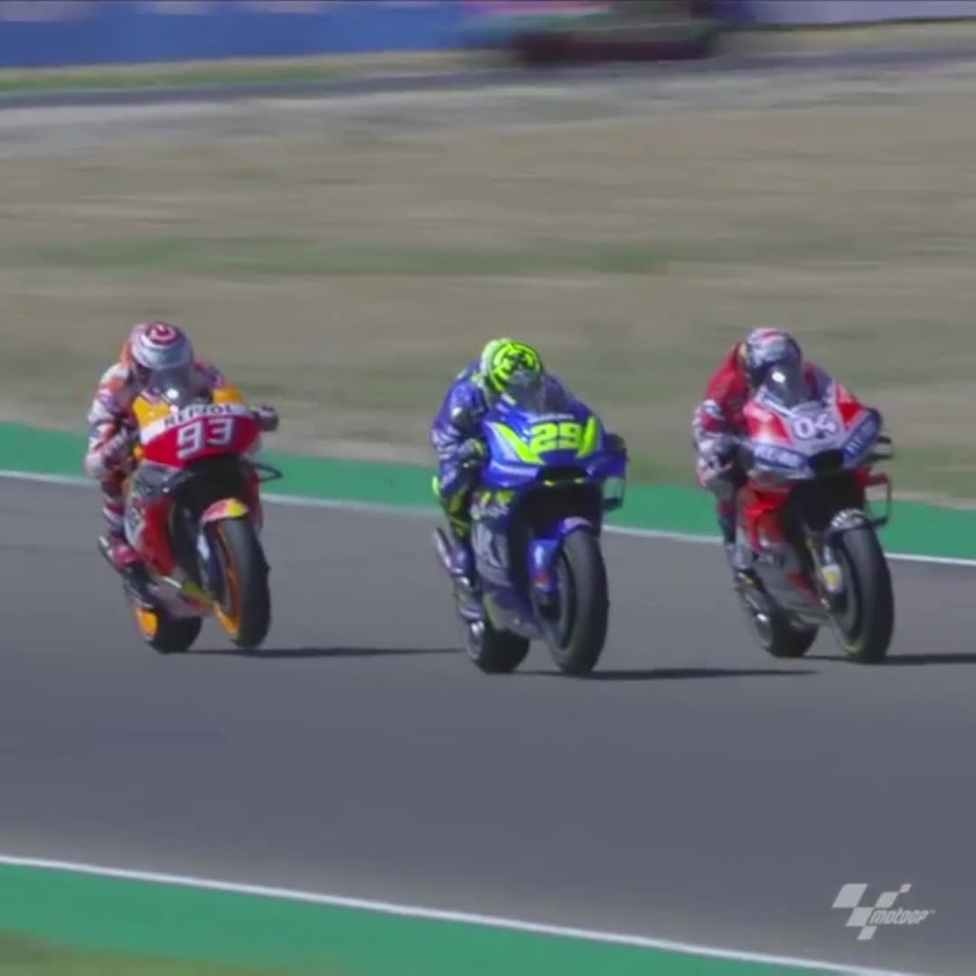 Motogp™🏁 On Twitter: "Wheel-To-Wheel, Elbow-To-Elbow! ⚔️ Motorland Has Been The Scene Of Great Battles In The Past 😎 #Aragongp 🏁 Https://T.co/Saomffu2H2" / Twitter