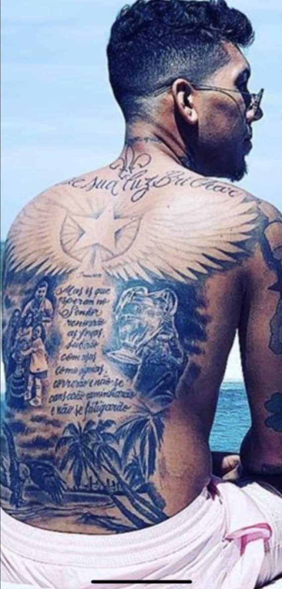Anything Liverpool On Twitter: "Roberto Firmino Has Got A New Tattoo 🏆 #Liverpoolfc Https://T.co/Vszeaykdrq" / Twitter 1186_x_568_jpg