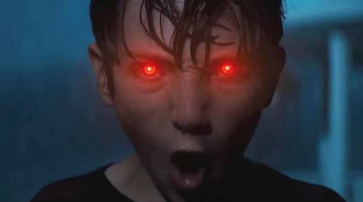 【画像】スーパーパワーを持った子供がヒーローじゃなくて殺人マシーンに育っちゃったホラー『ブライトバーン』への期待も
