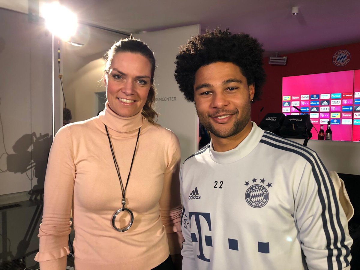 Ard Sportschau Moderatorin Julia Scharf Ard Moderatorin Scharf Mario