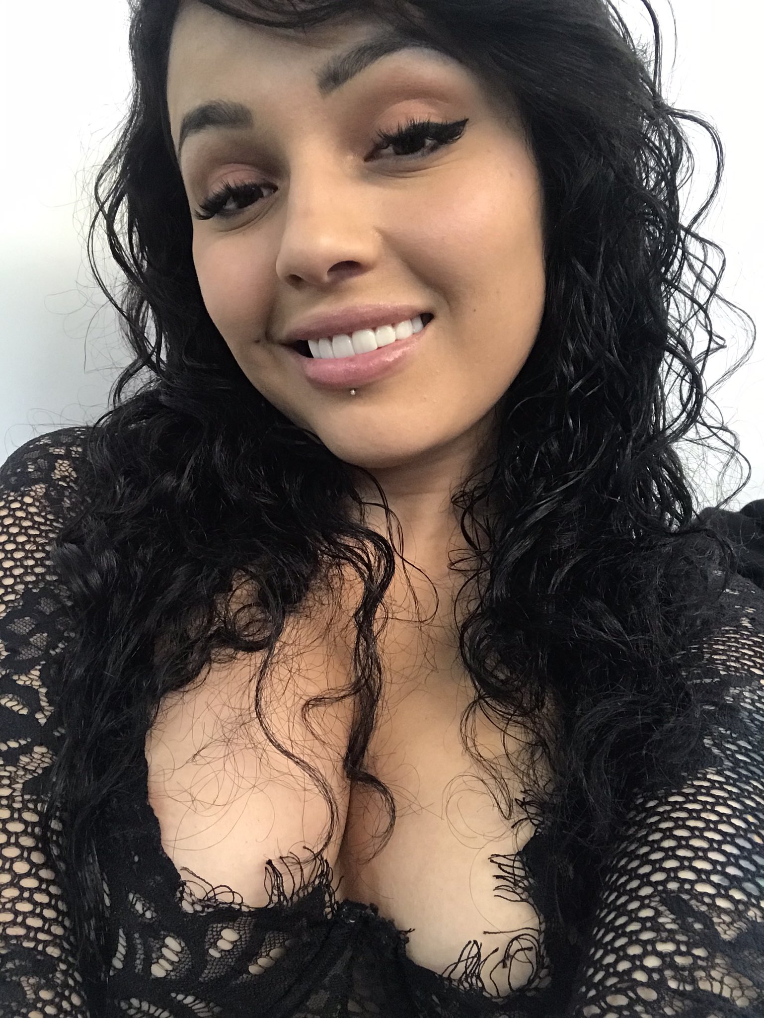 Helena Danae on Twitter: "Así andaba ayer... en @ExpoSexoErotic 🙊 los espero hoy!!!! Para