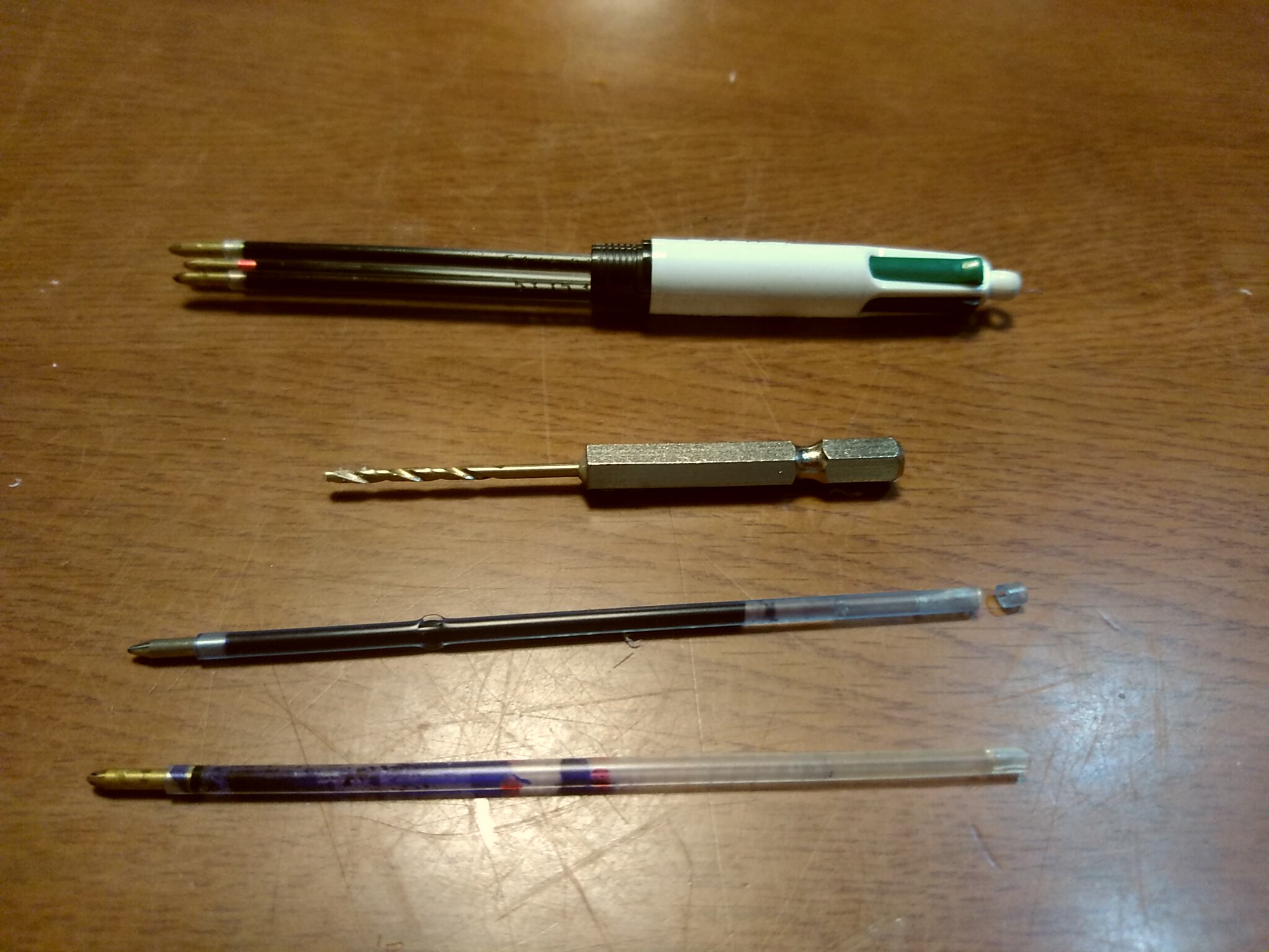 Bic 4 色 ボールペン 改造