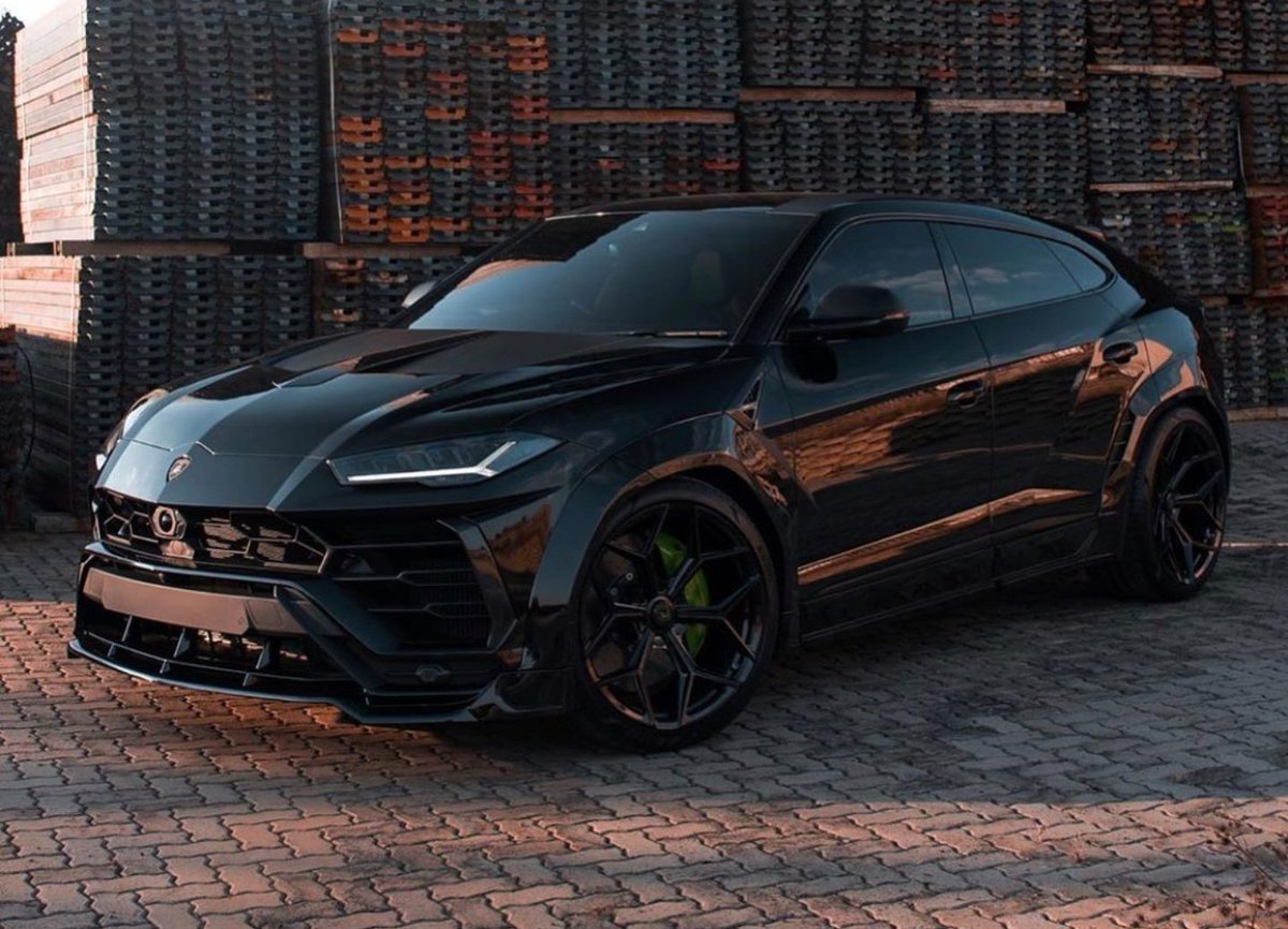 Urus Blacked Out Gadisyuccavalley