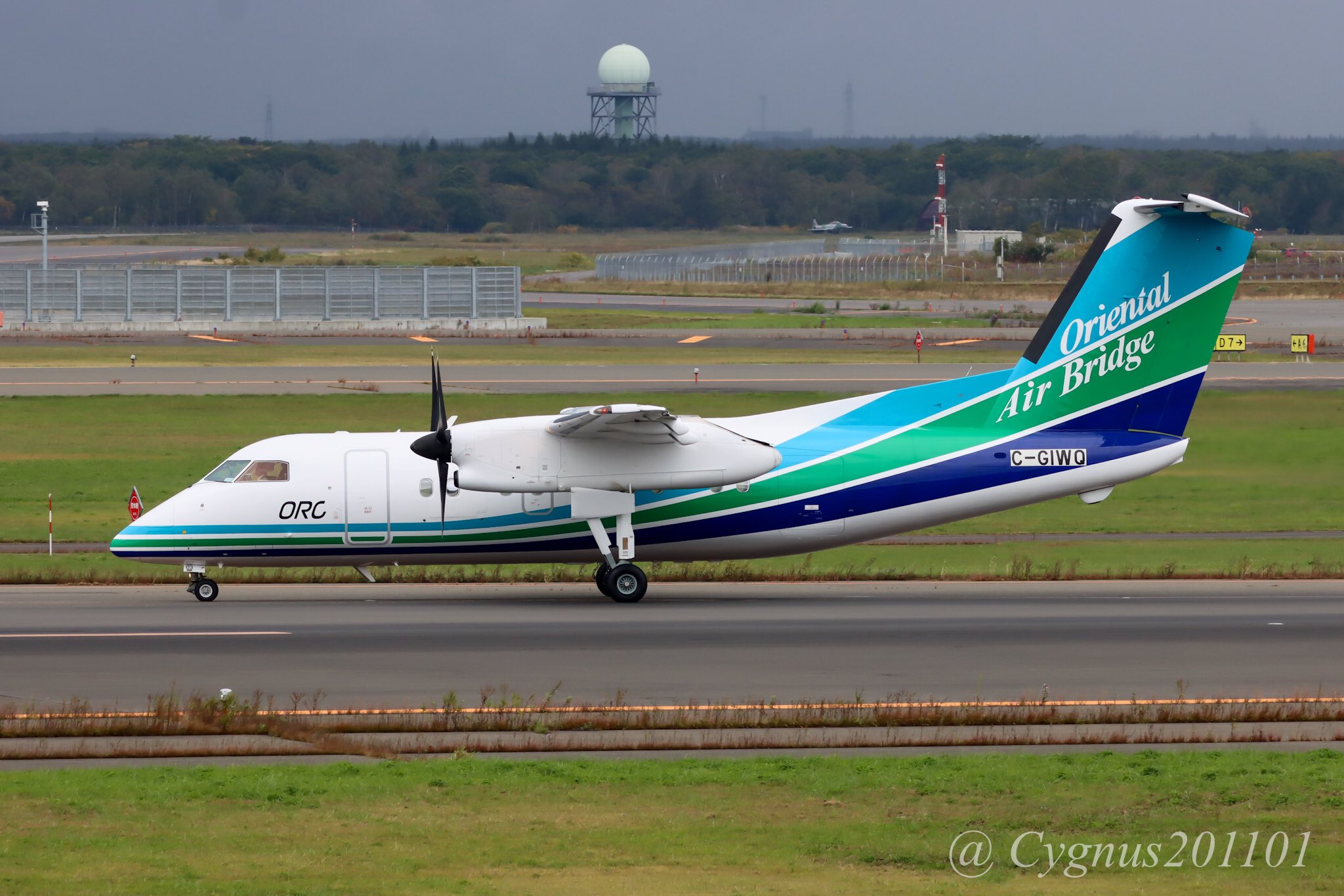 しぐなす on Twitter "CGIWQ Bombardier DHC8202Q Dash 8 Field Aviation