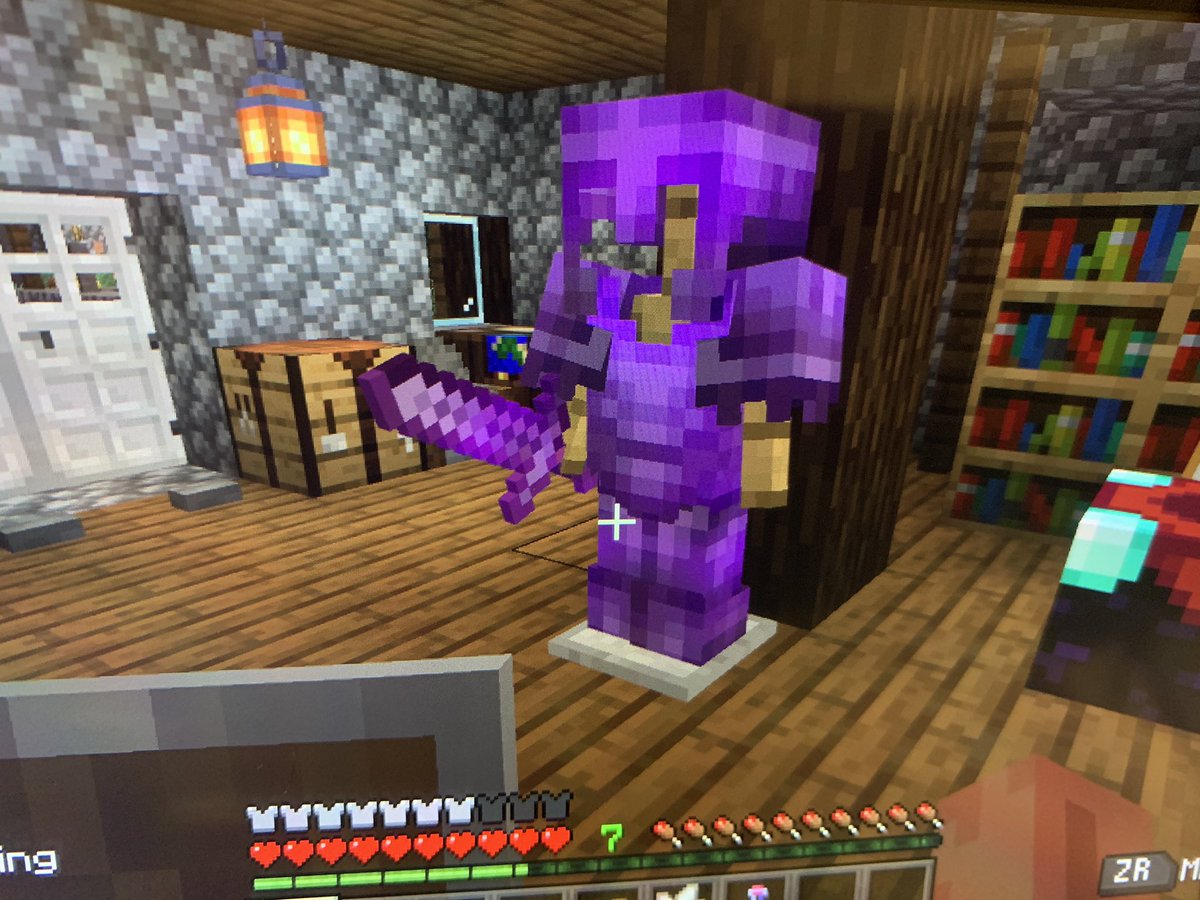Minecraft Full Netherite Armor / After smelting an ancient debris block in a furnace or