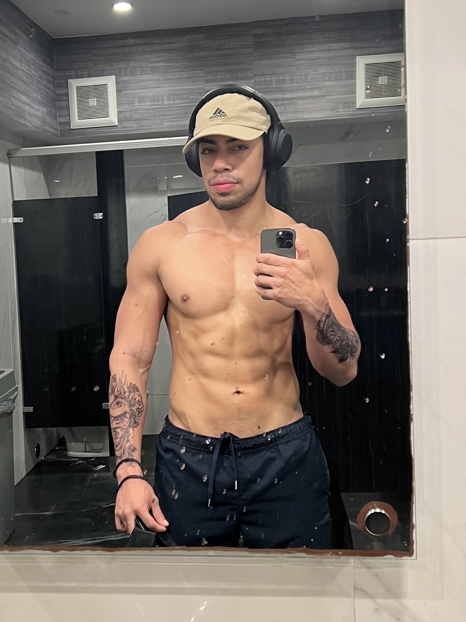 Jason Diaz on Twitter: "RT if you like bisexual men🤪 https://t.co