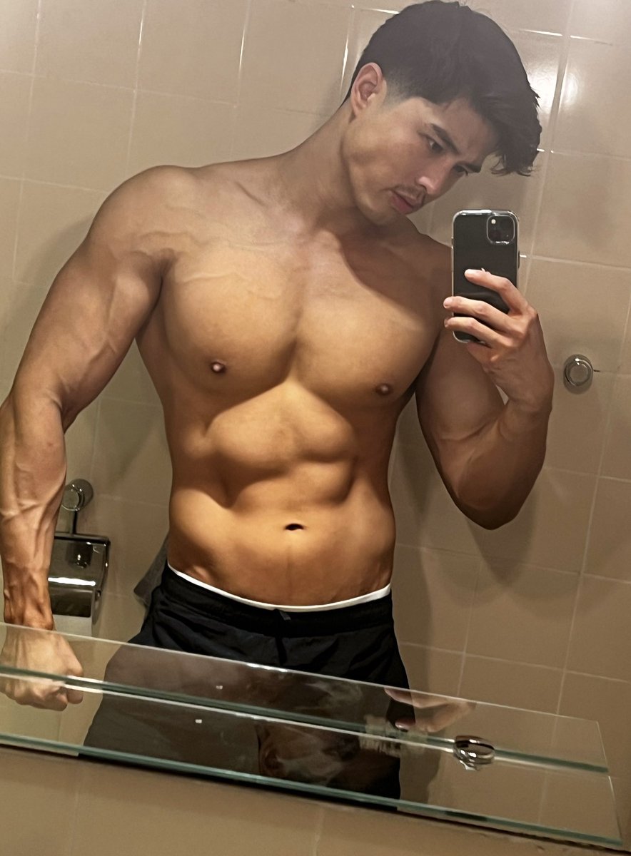 50 OFF E 0.4 🇦🇺 LDN 7/31, BCN 7/1517 on Twitter "Who’s in Barcelona this weekend 😈"