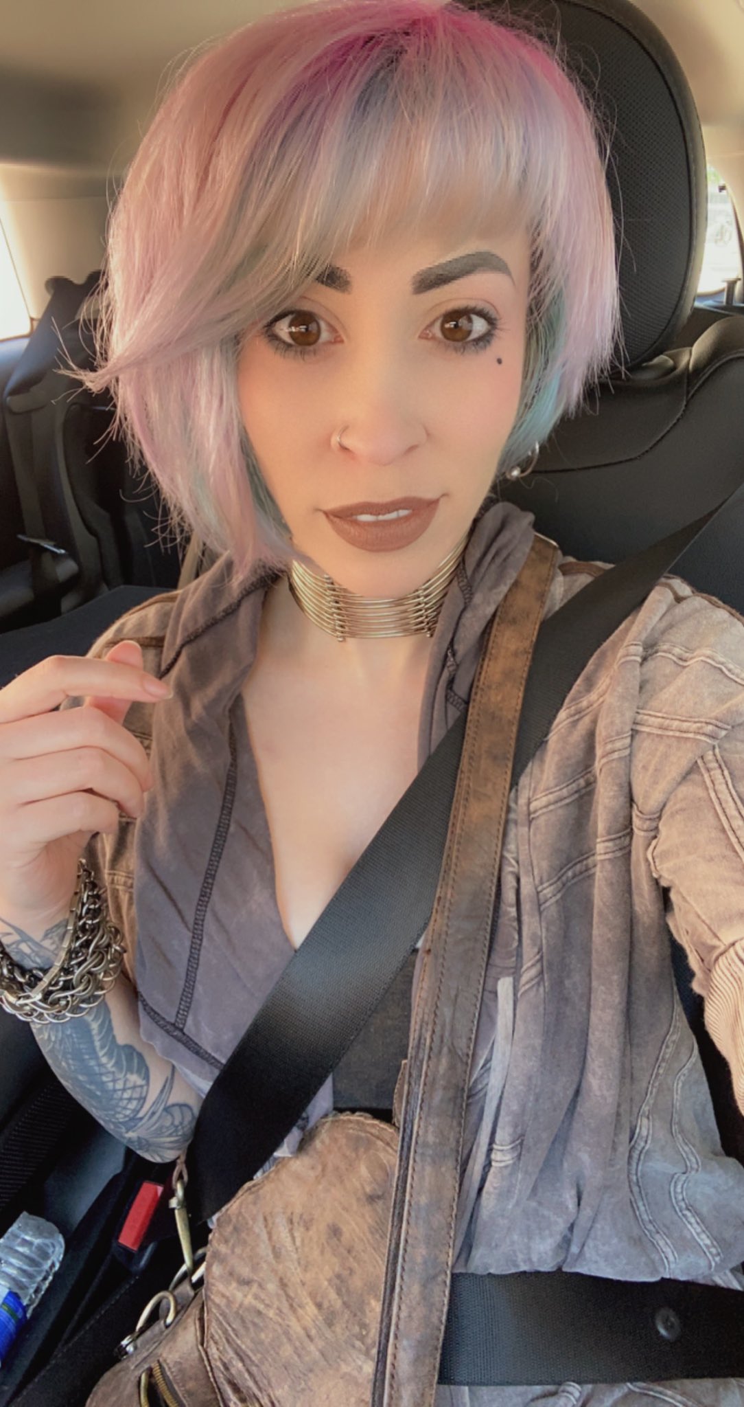 TW Pornstars - 2 pic. VividVivka. Twitter. Out here, existing. 7:59 PM - 27 Mar 2022