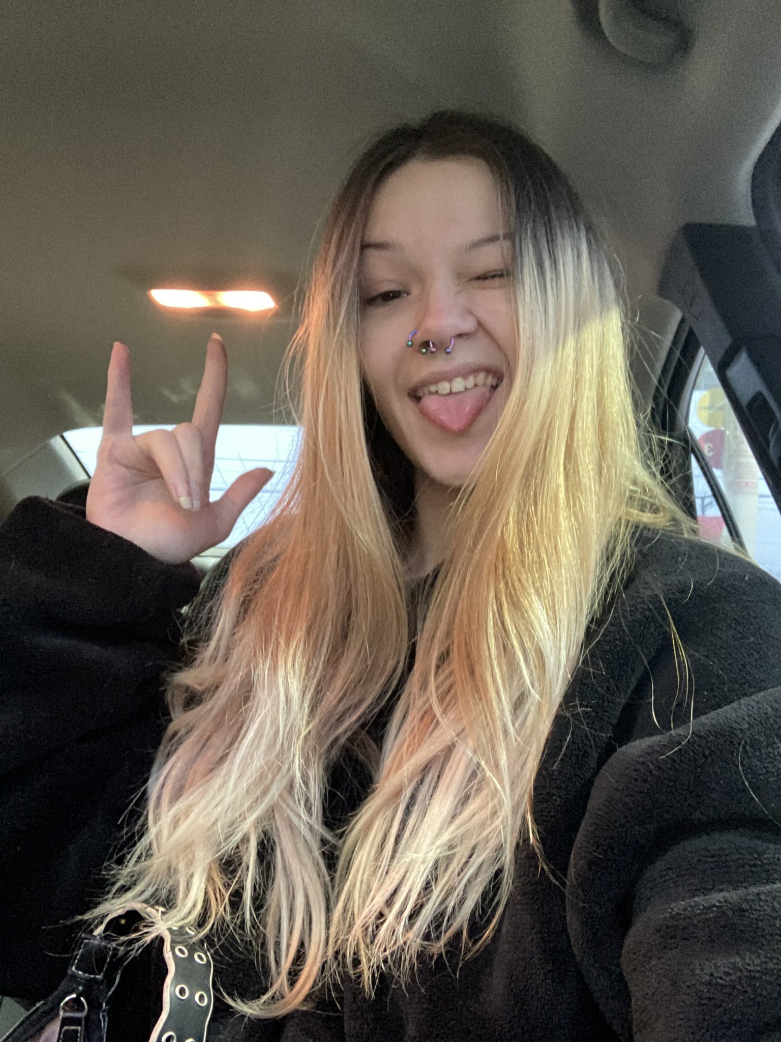 TW Pornstars - 2 pic. TINY SATAN . Twitter. i’m so prettyy 🖤 i’ll make