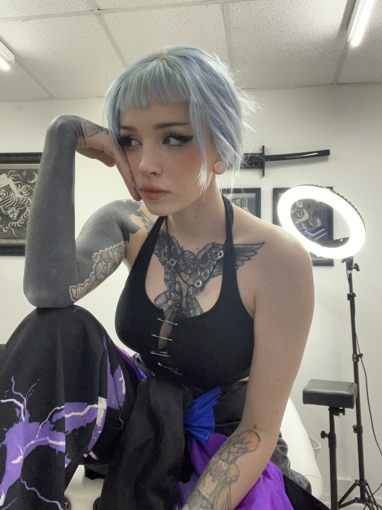 runa on Twitter: "my fringe is too damn short i look like i’m wearing a bucket https://t.co