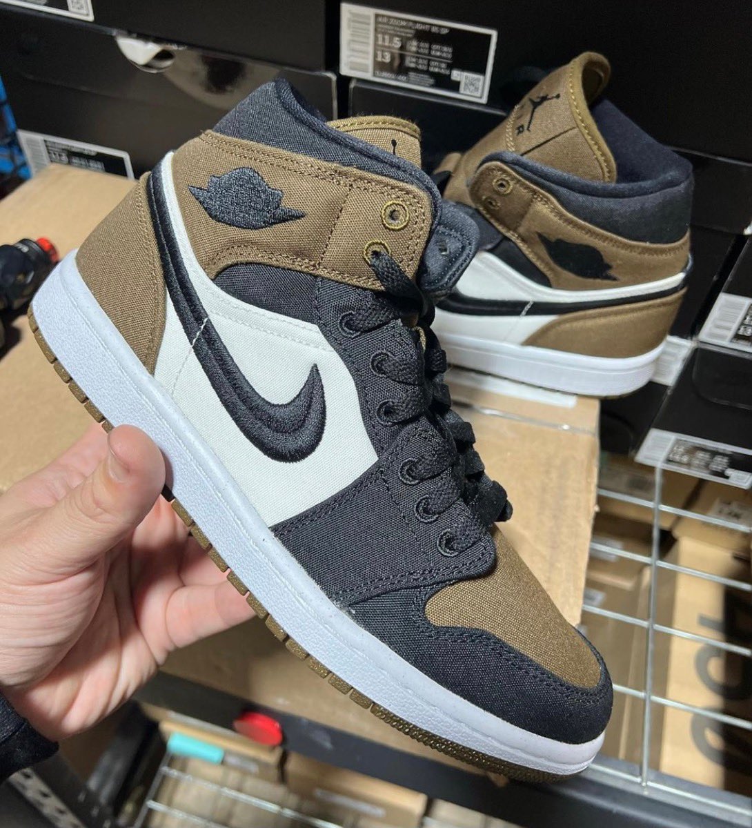 𝐔𝐏 𝐓𝐎 𝐃𝐀𝐓𝐄 on Twitter "Nike Air Jordan 1 Mid “Mocha Toe”[ナイキ エアジョーダン1