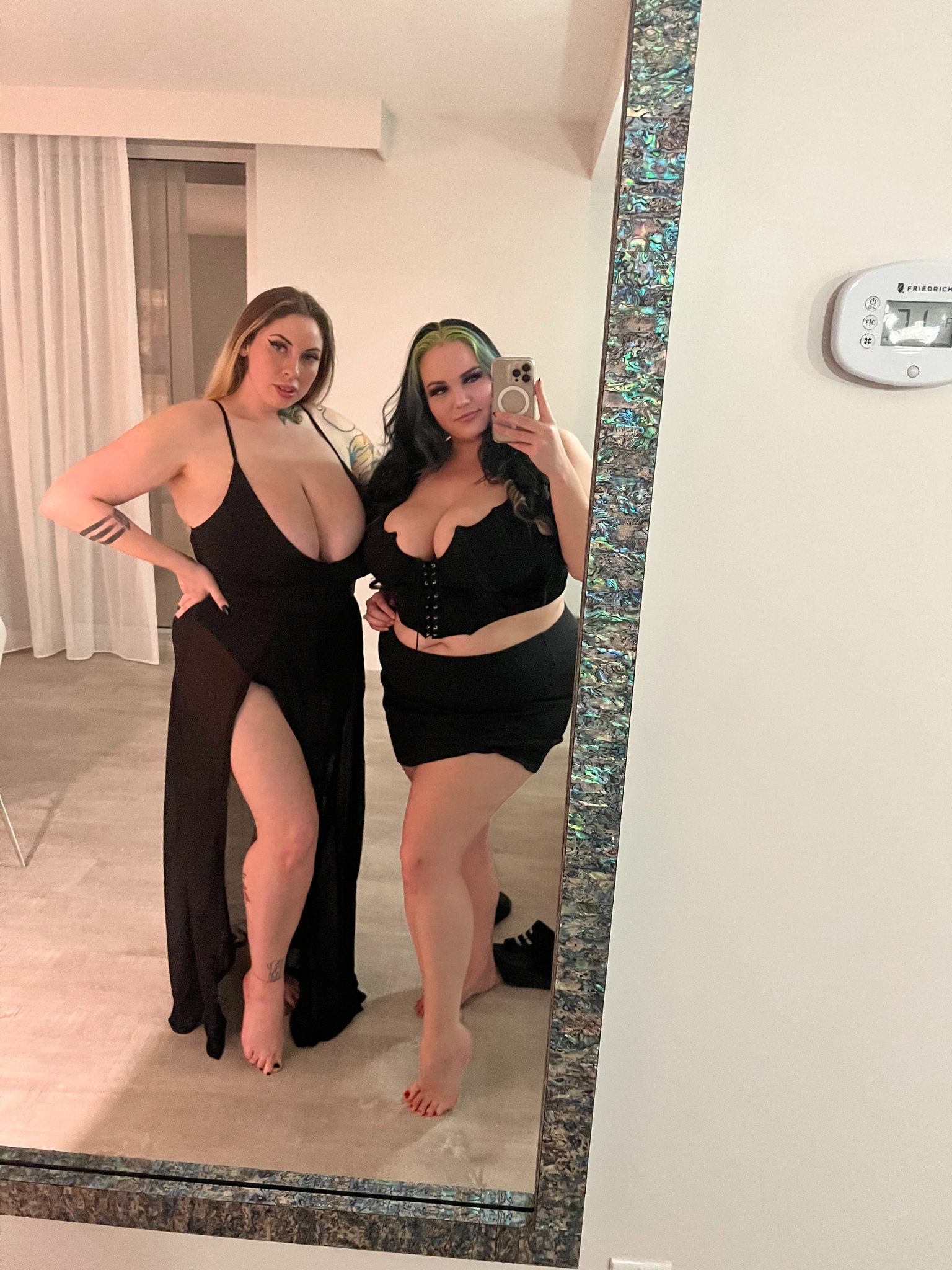 JessieMinxxx.com on Twitter: "RT @JessieMinxxx: If you're looking for a set of big titty goths