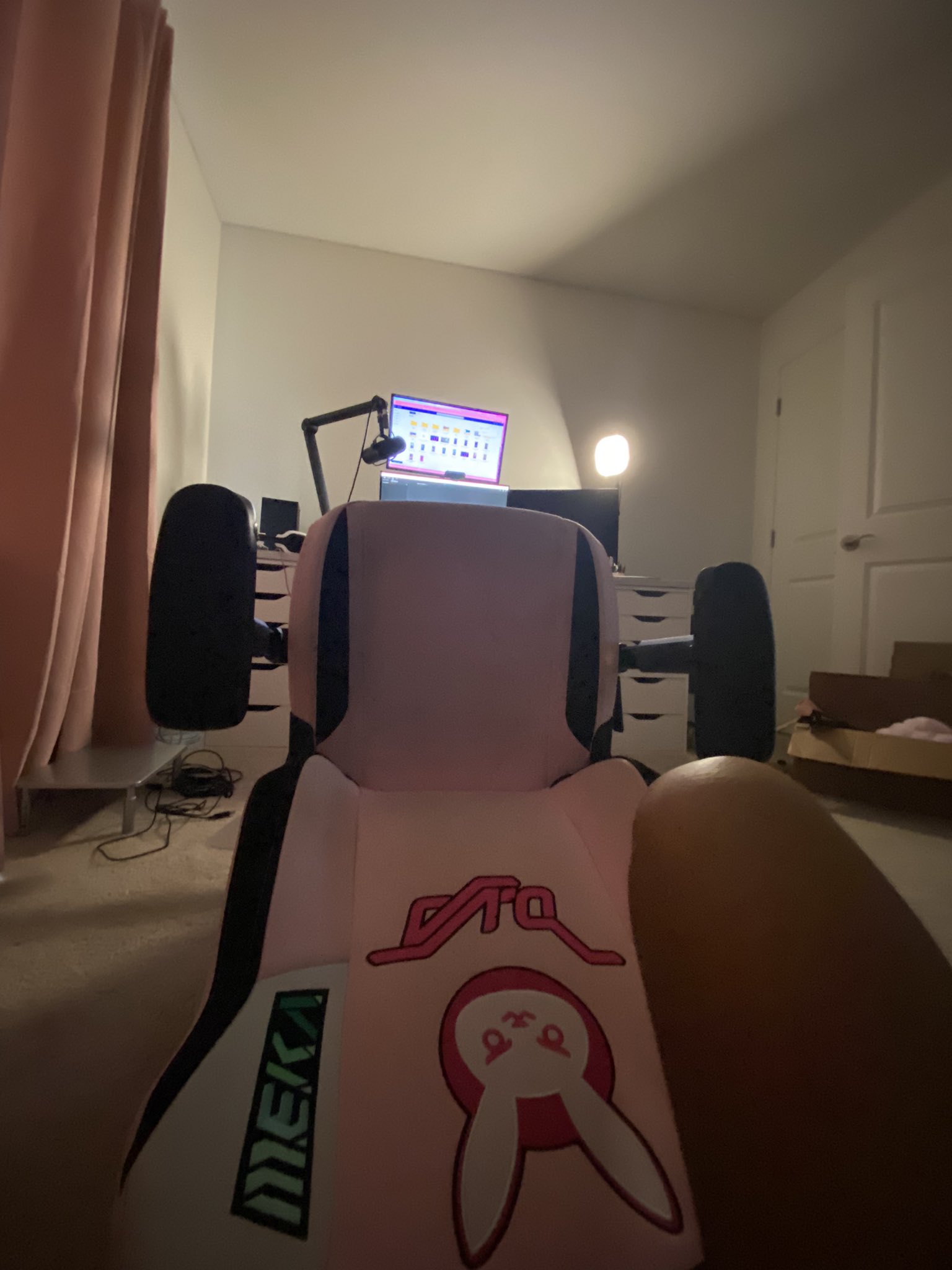 Ashleythabest on Twitter "POV I Fell Backwards In My Secret Lab Chair (I Need Life Alert👵🏾