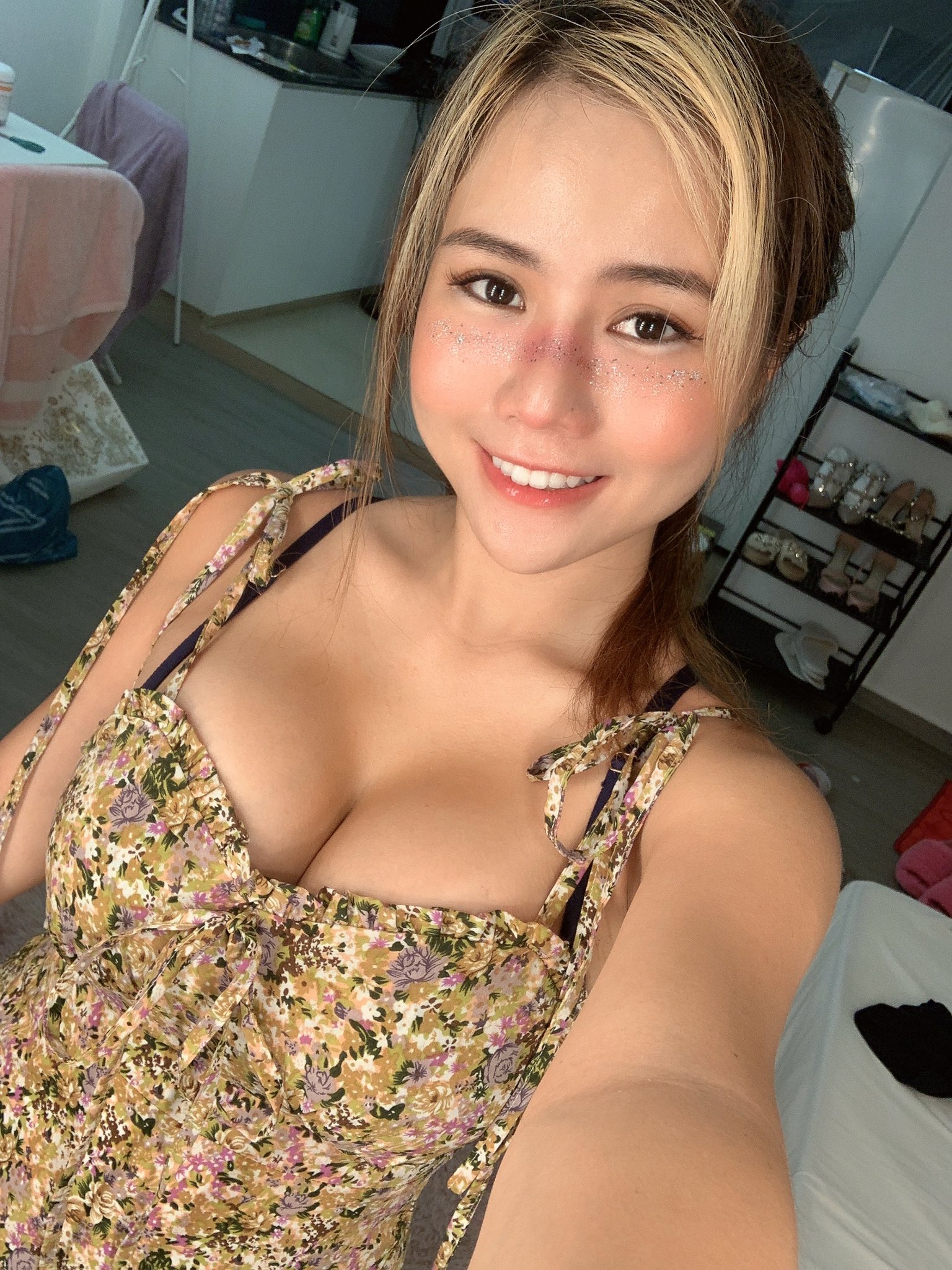 Kiki 💕 Onlyfans on Twitter: "Liveeee. Im saving up for a new butt