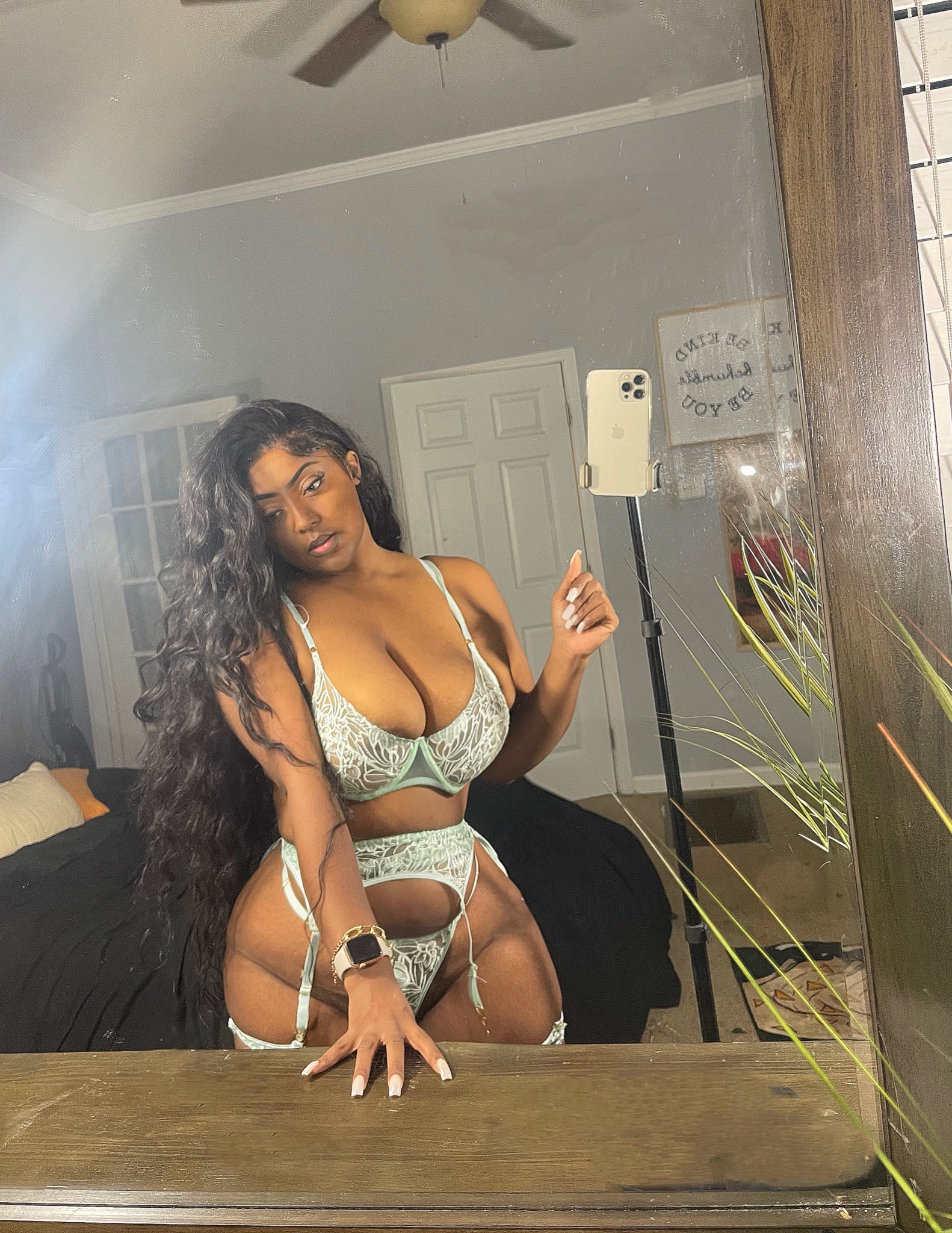 Moná Letman on Twitter: "Looking like a goddess 💍💕 https://t.co/u9bBFBuydp" / Twitter