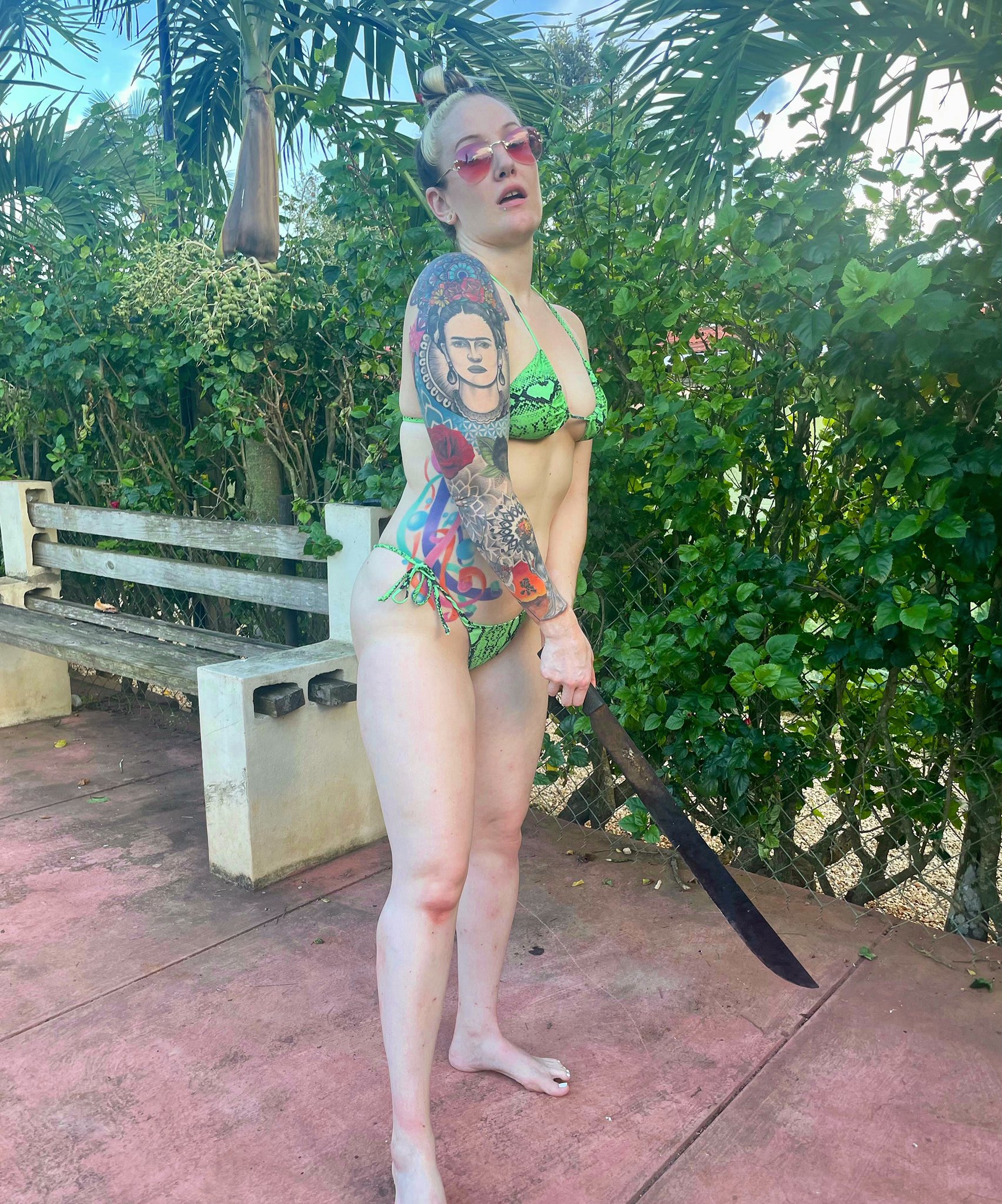 Allysin Kay on Twitter: "One thing about me: If there’s a machete, I’m