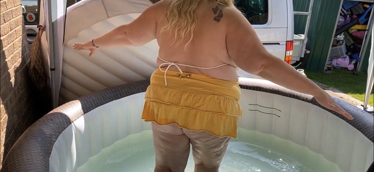 adelesexyuk on Twitter: "#StayHomeDancing #WithMe BBW ADELESEXYUK DANCING IN HER HOT TUB https