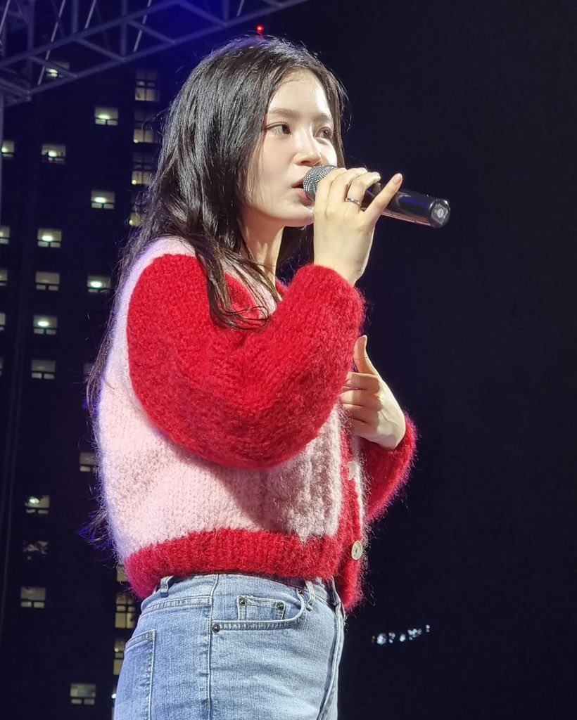 Lee Hi Buzz on Twitter "Red is her color ‼️ ️ leehi_hi so pretty🌹