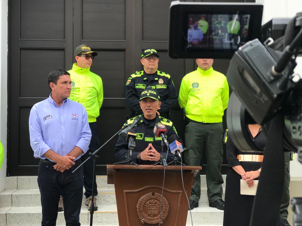 Coronel José James Roa Castañeda on Twitter "RuedaDePrensa