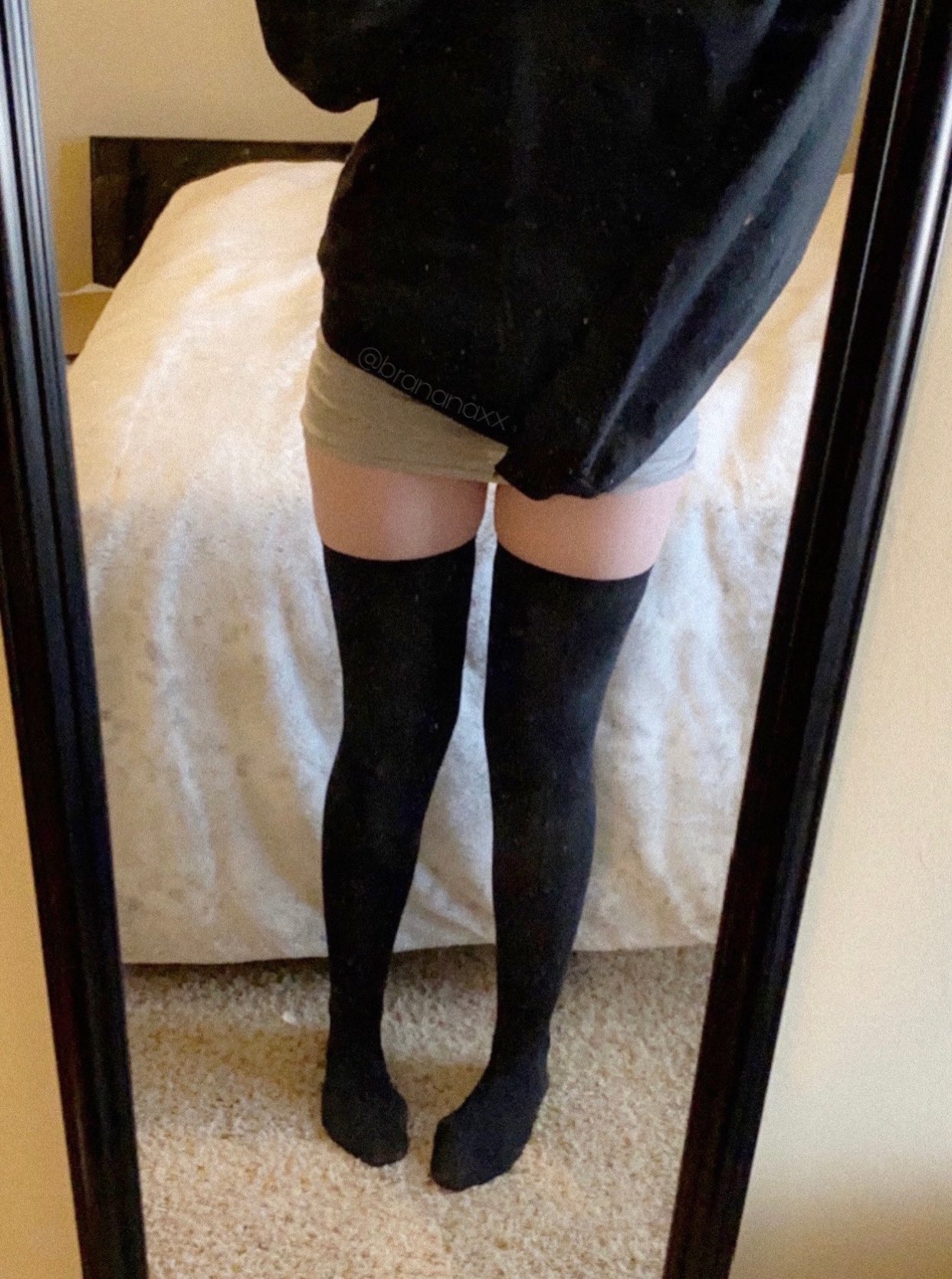 Ema on Twitter: "I’m not wearing pants :3 https://t.co/7YowJR26Tg