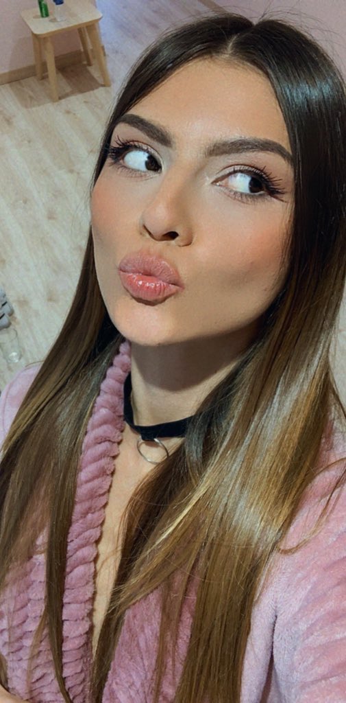 ESA DICEN on Twitter "I can’t sleep sometimes 🙄💤 https//t.co