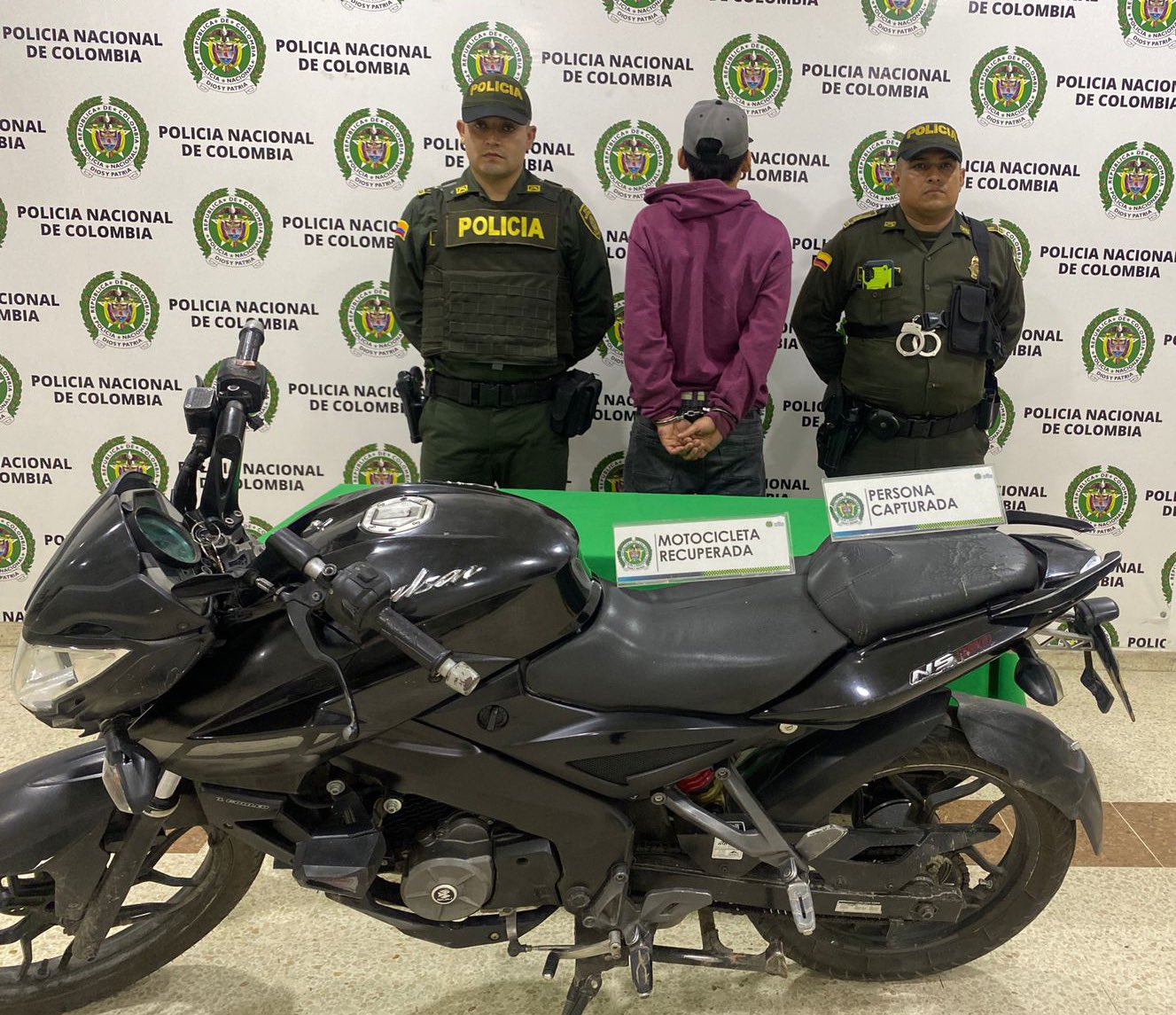 Coronel José James Roa Castañeda on Twitter "En el barrio La Cumbre de