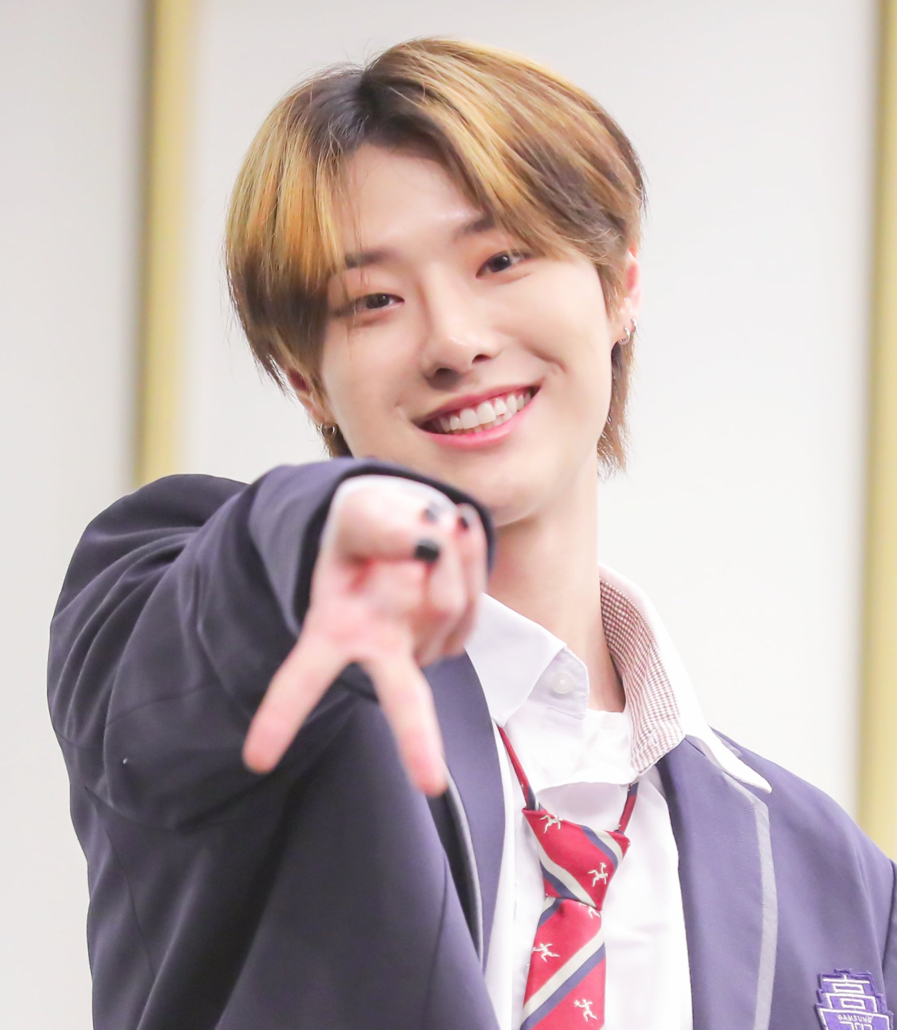 daily wdz smiles (｡ ‿ ｡) on Twitter "he’s so stunning 💗💗 https//t.co