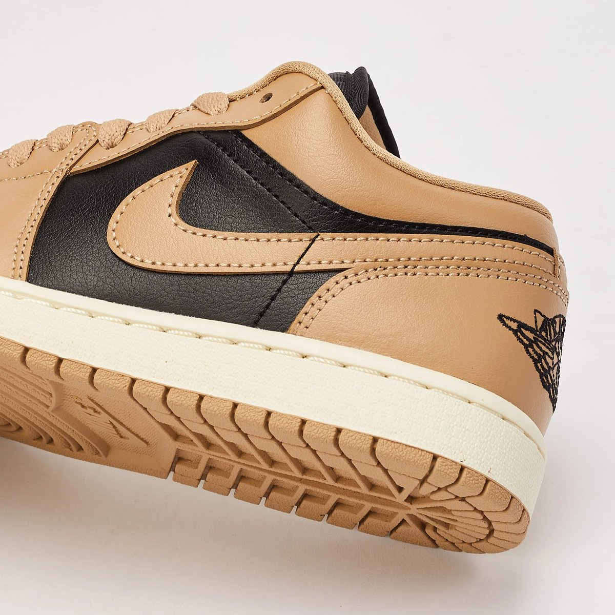 SNKR_TWITR on Twitter "AD ALMOST LIVE WMNS Jordan 1 Low 'Desert/Black