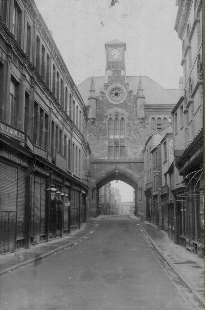 Keith Gero🏴󠁧󠁢󠁷󠁬󠁳󠁿 on Twitter "Caernarfon then and now, What a difference"