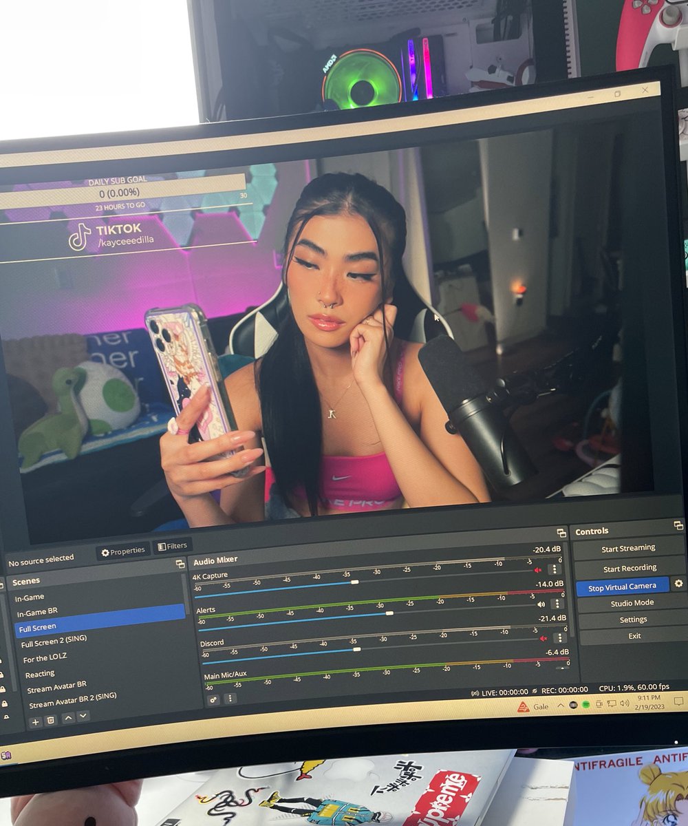 kayceeedilla on Twitter: "Hot girl sunday 🤪"